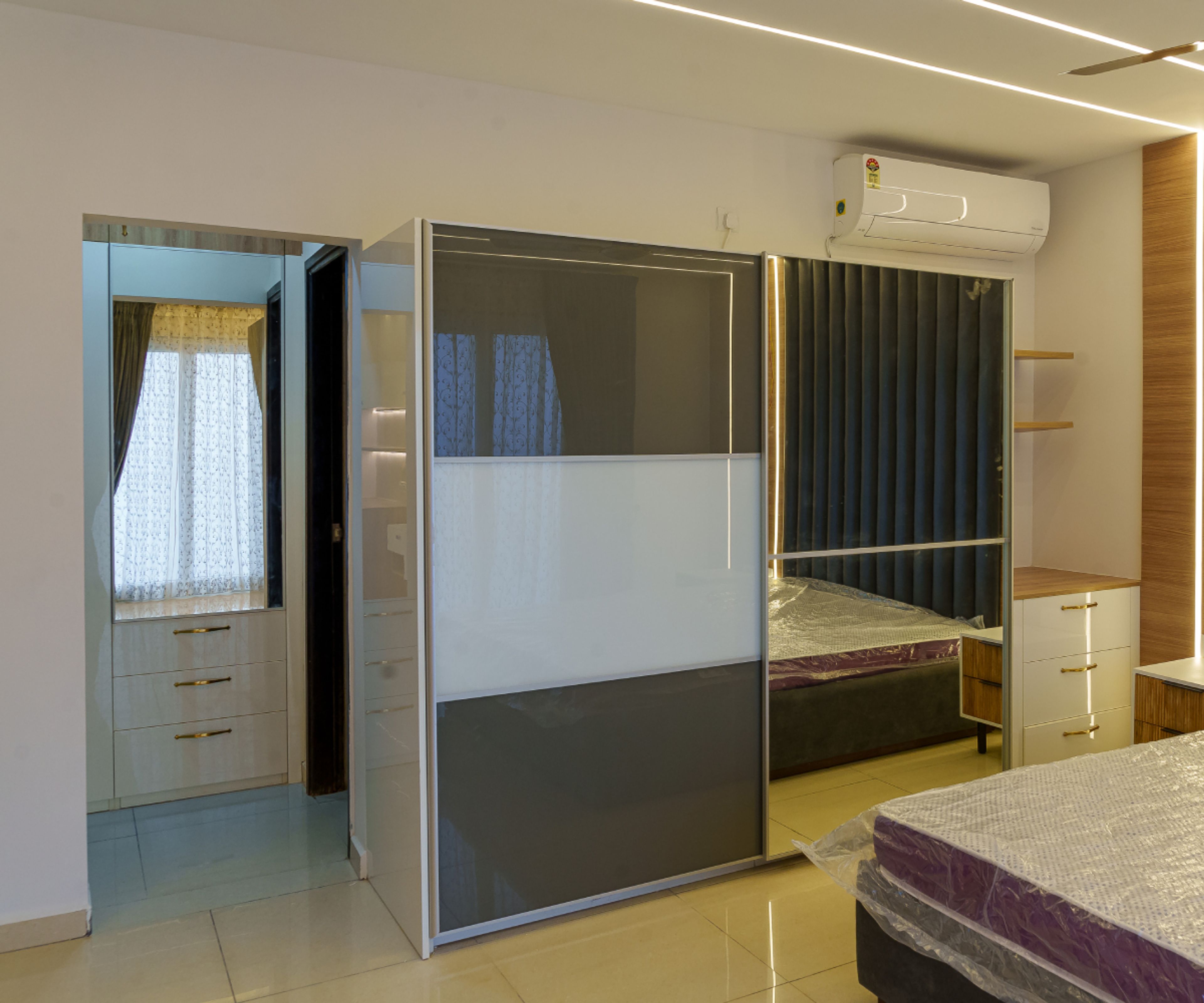 2-Door Sliding Wardrobe Design with Mirror Integrated with one Door
