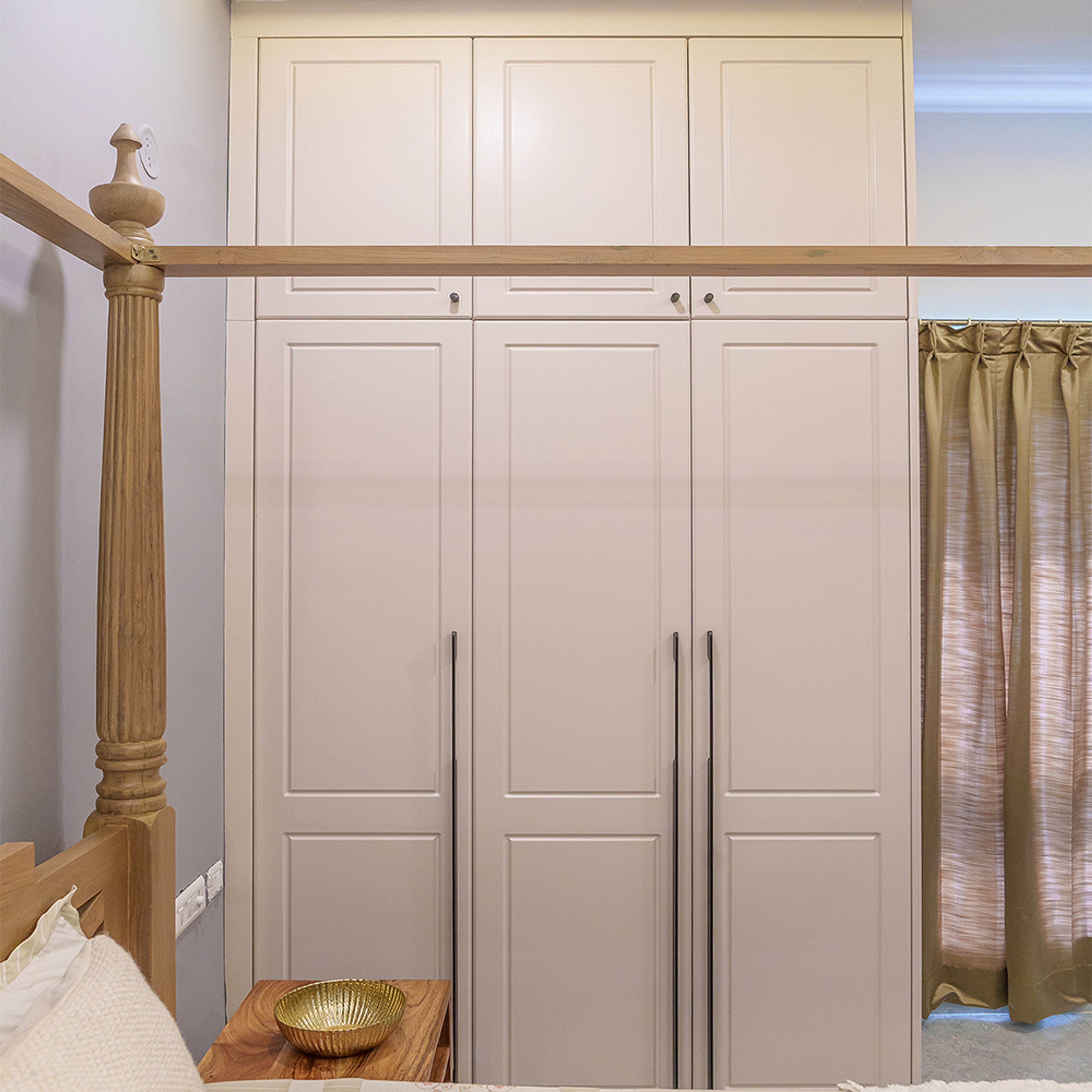 White 3-Door Swing Wardrobe