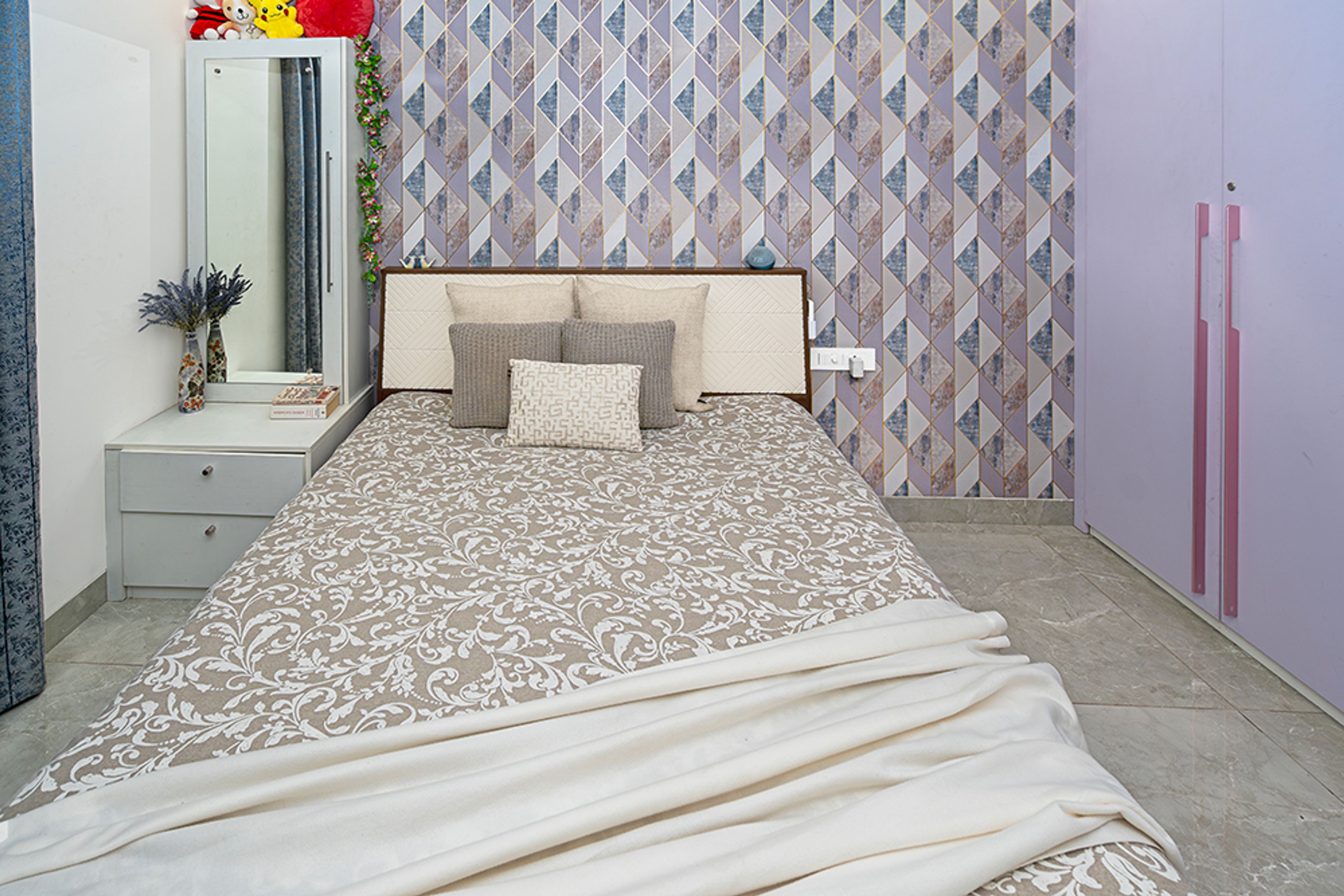 Modern Bedroom Design with Patterned Wall in Hyderabad 3BHK Apartment