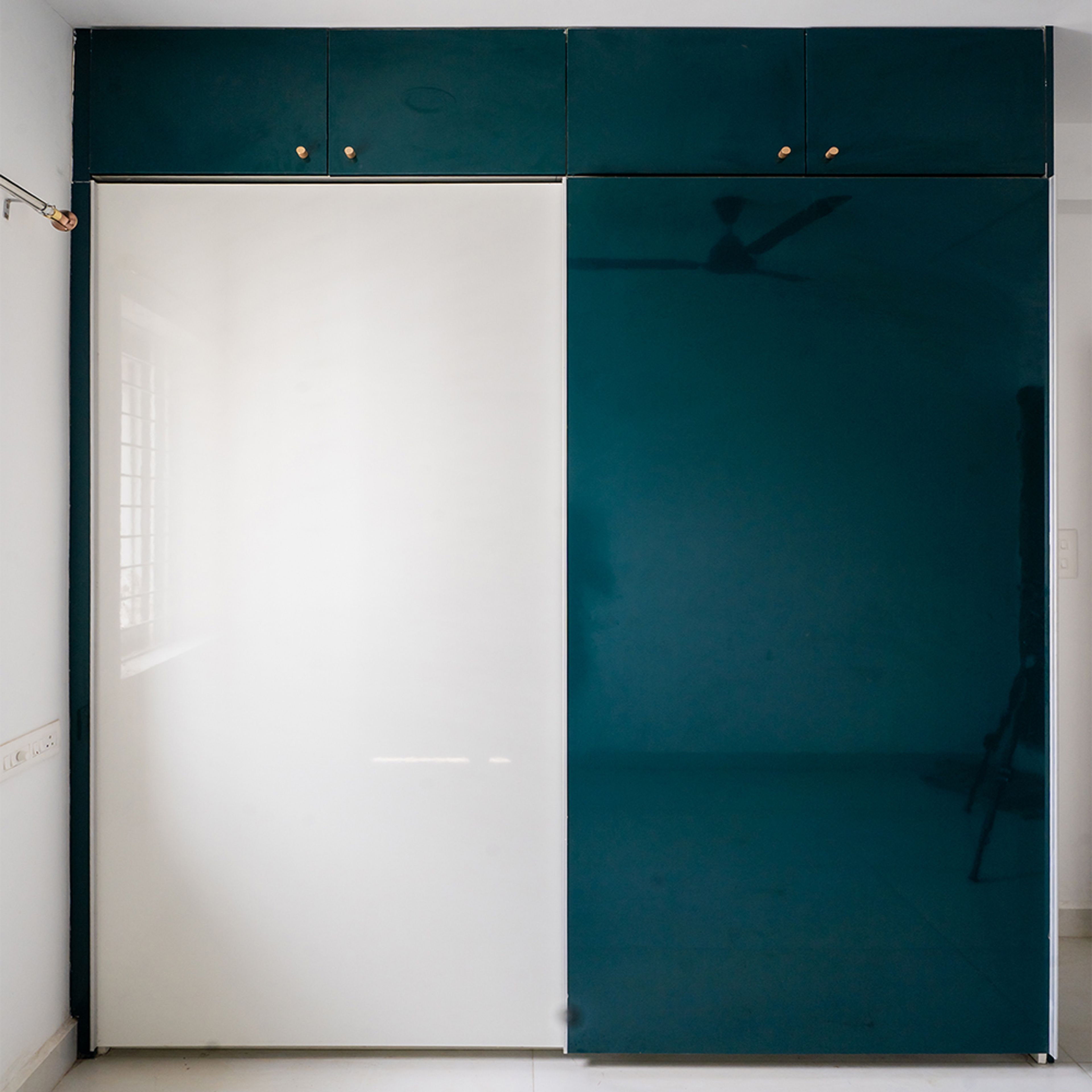 2-Door Dark Green and White Sliding Wardrobe Design