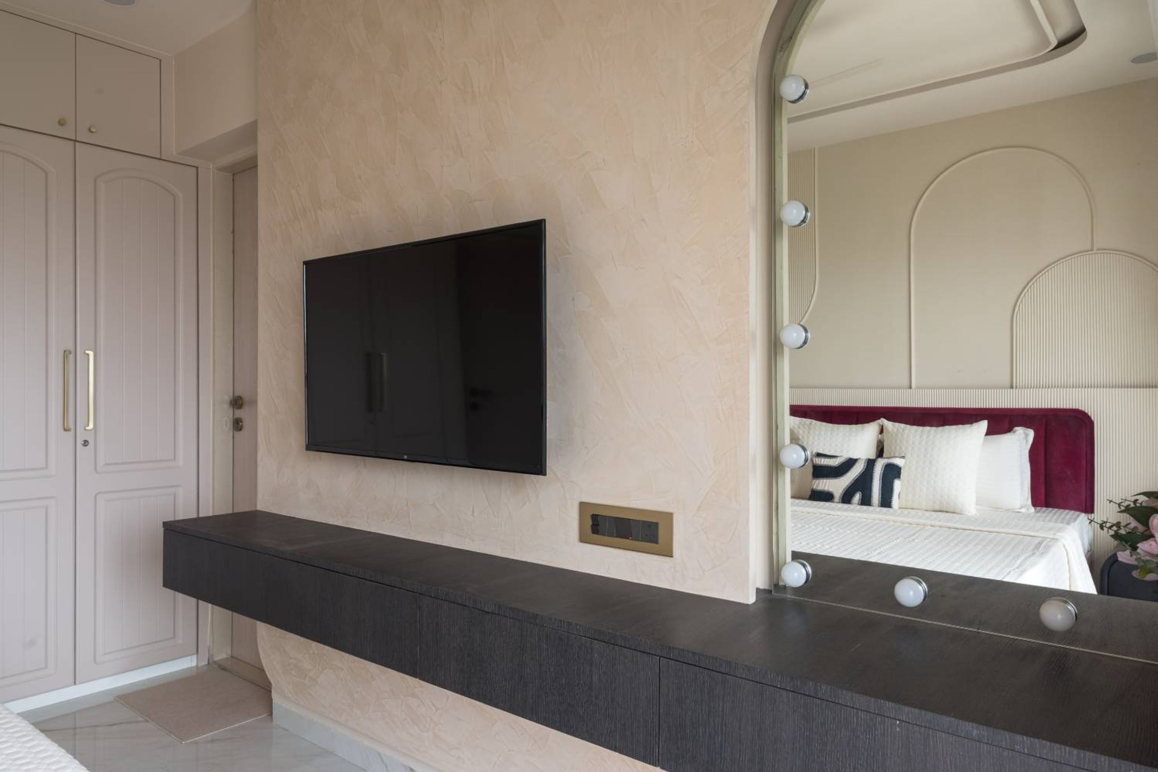 Modern Wall-Mounted Floating TV Unit Design With Storage Drawers