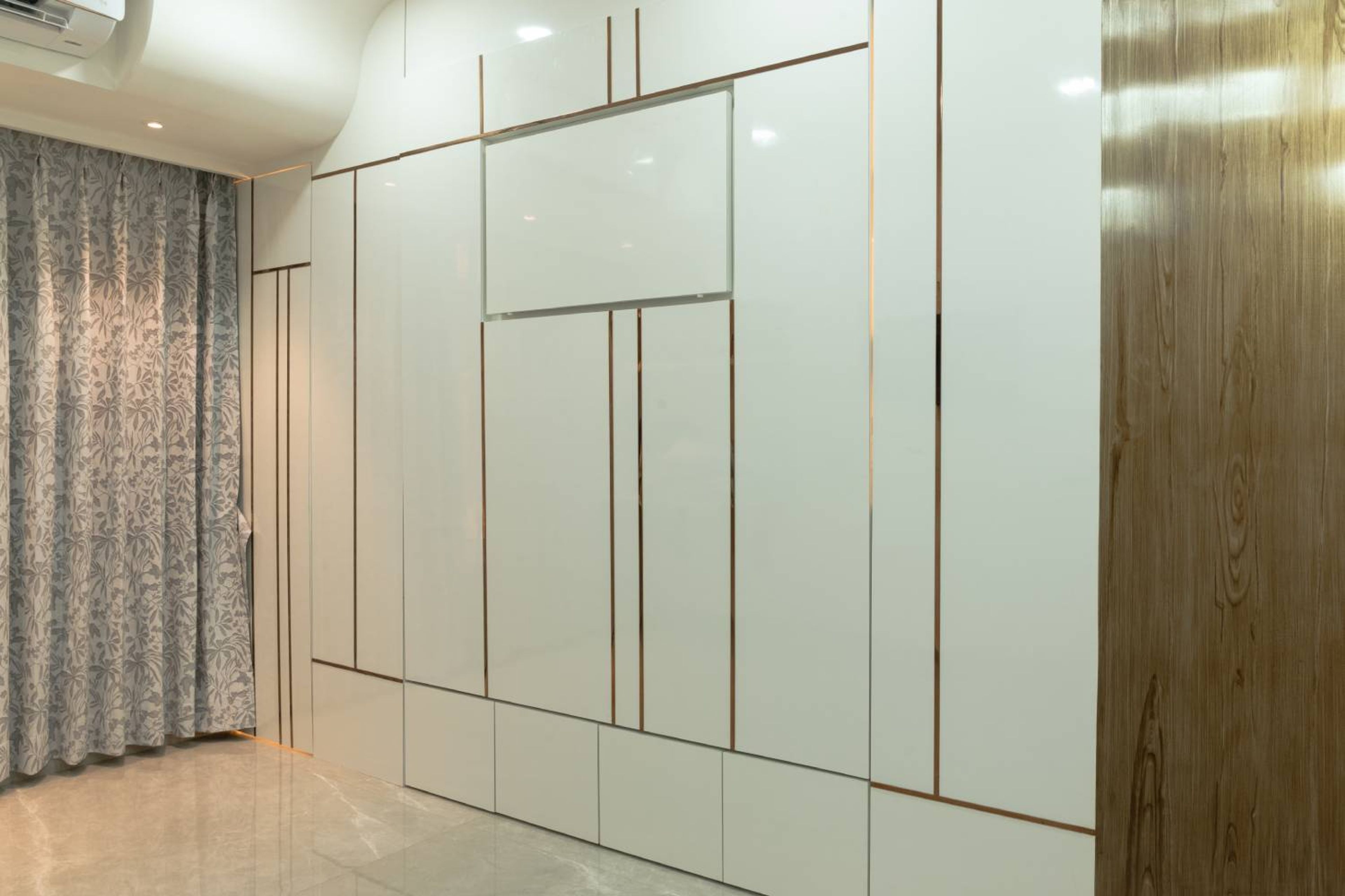 Wall Design with Geometric Pattern Wall with Golden Stripes