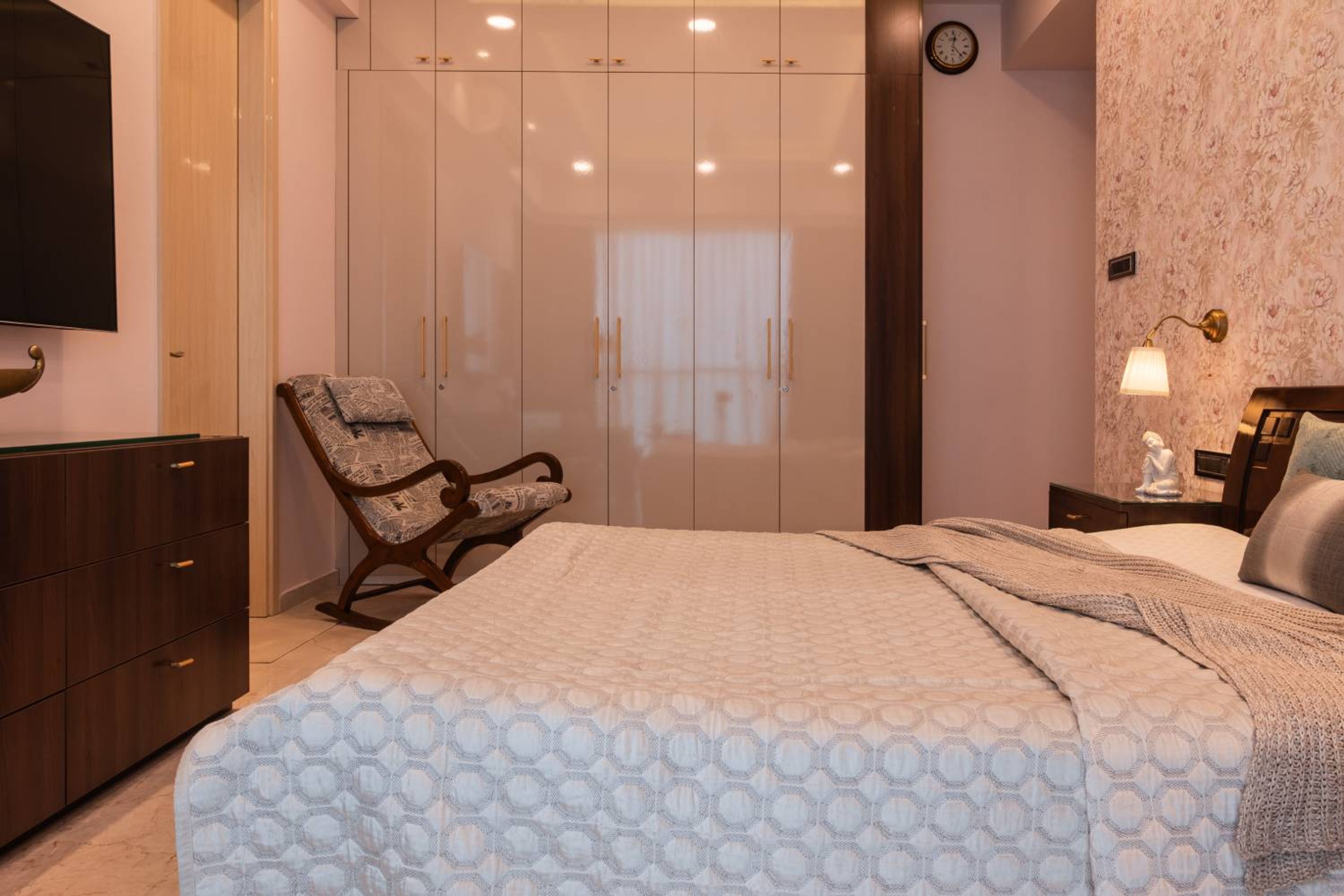 Guest Bedroom Design with 6-Door Beige Swing Wardrobe Design