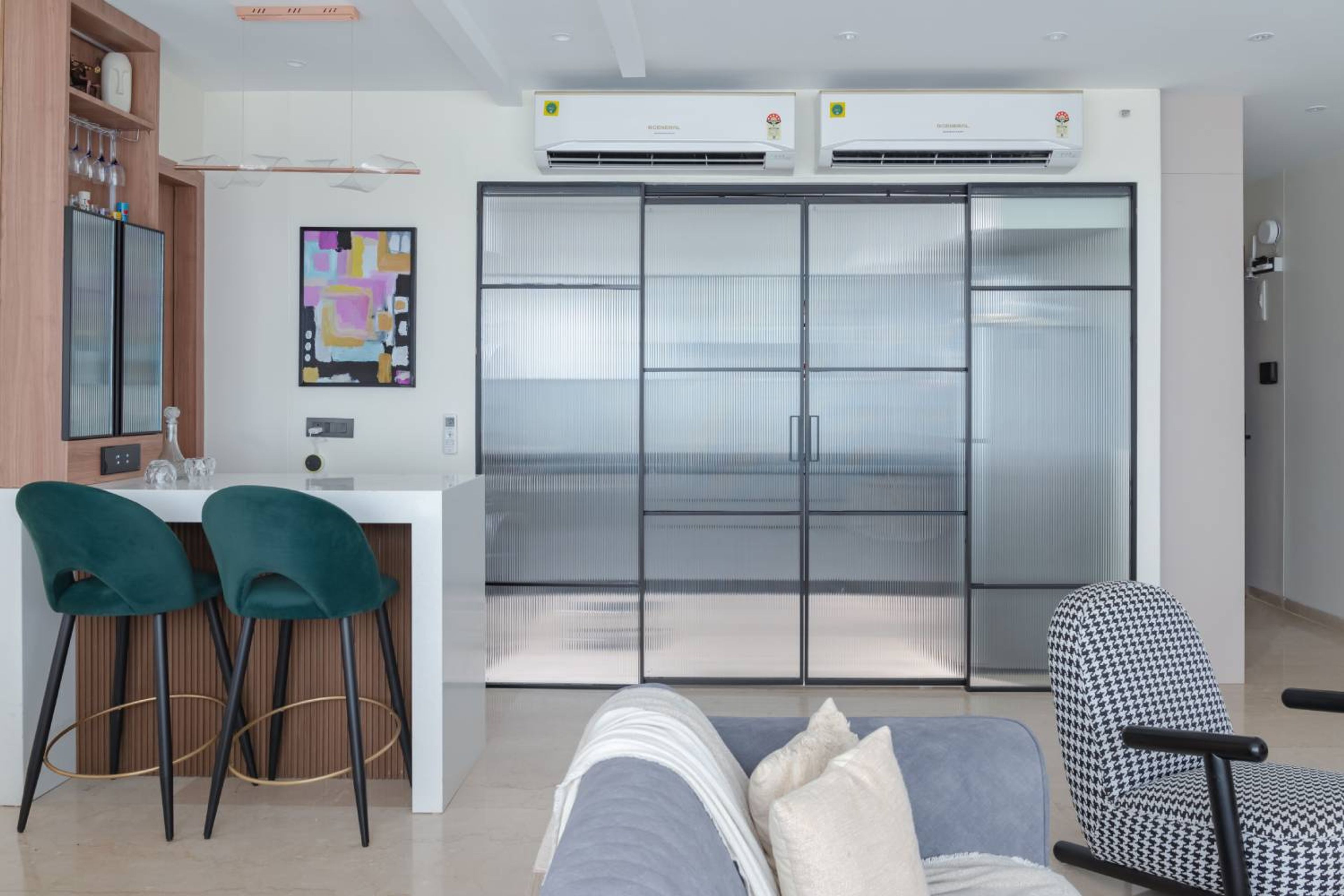 Modern Matte Finish Sliding Door Design for Living Rooms and Bedrooms