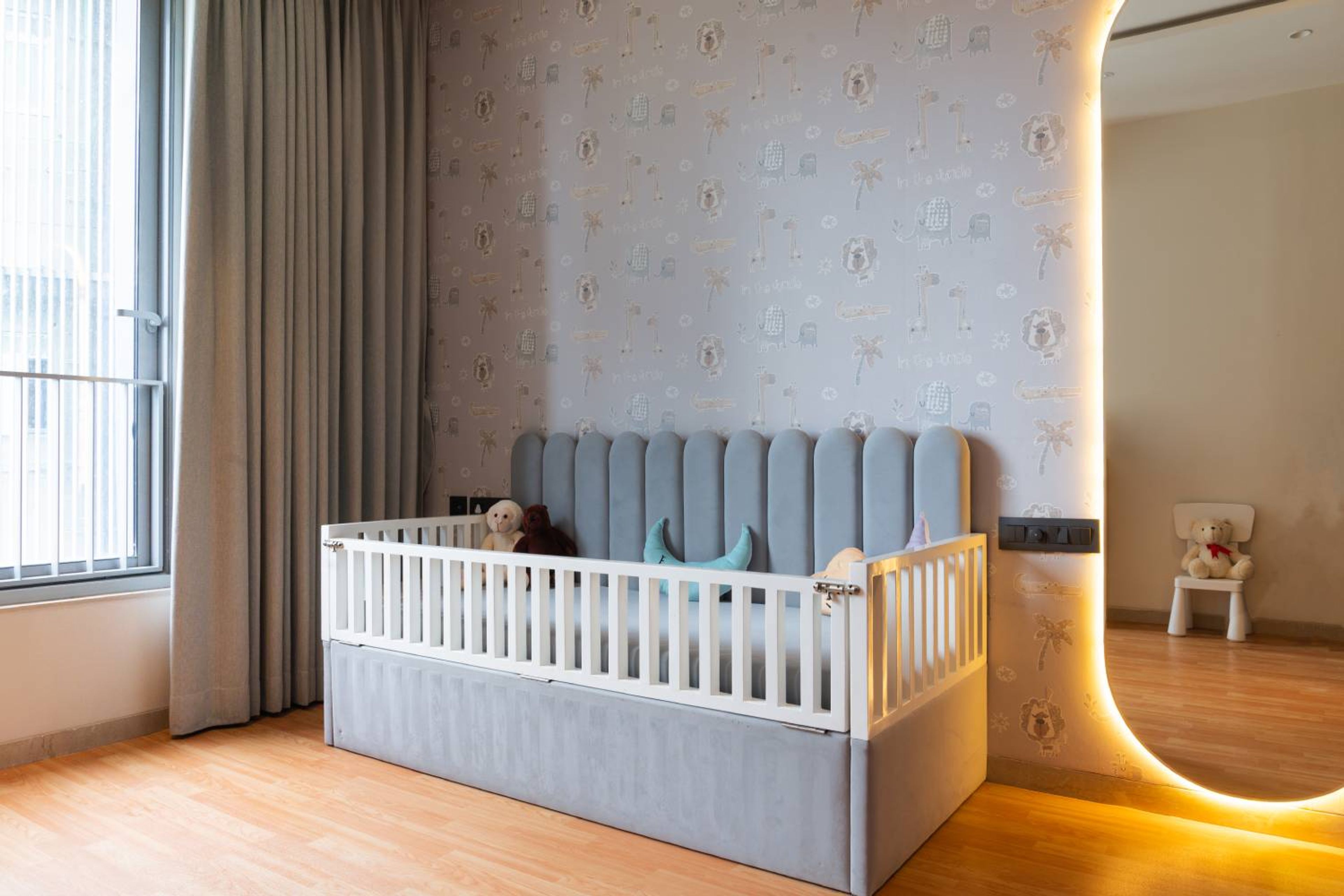 Kids Bedroom Design with Extendable Cradle Bed