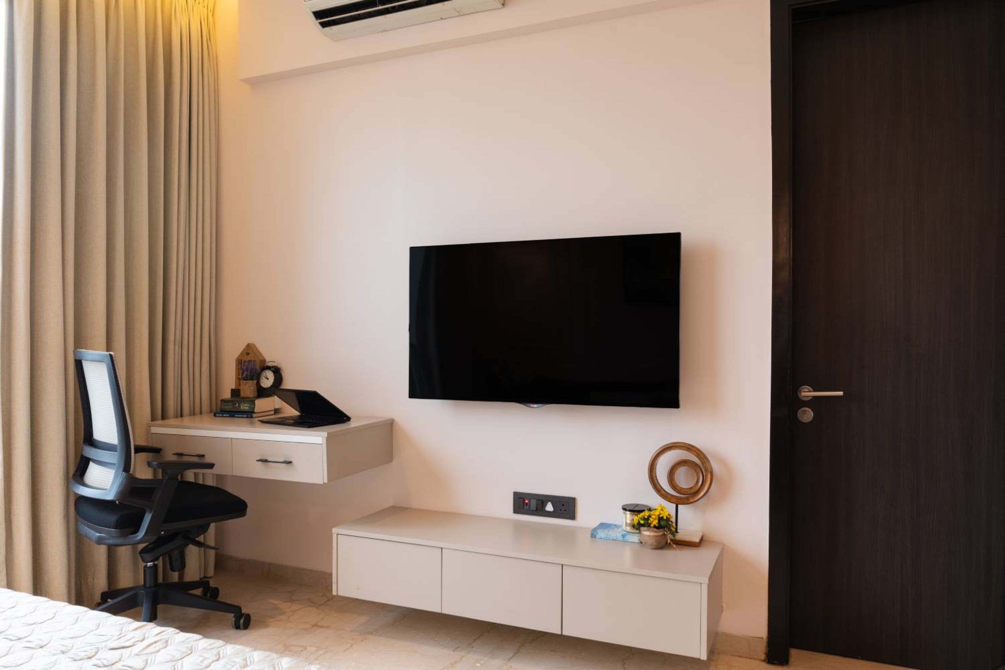 Modern Home Office Design with Beige and White Storage