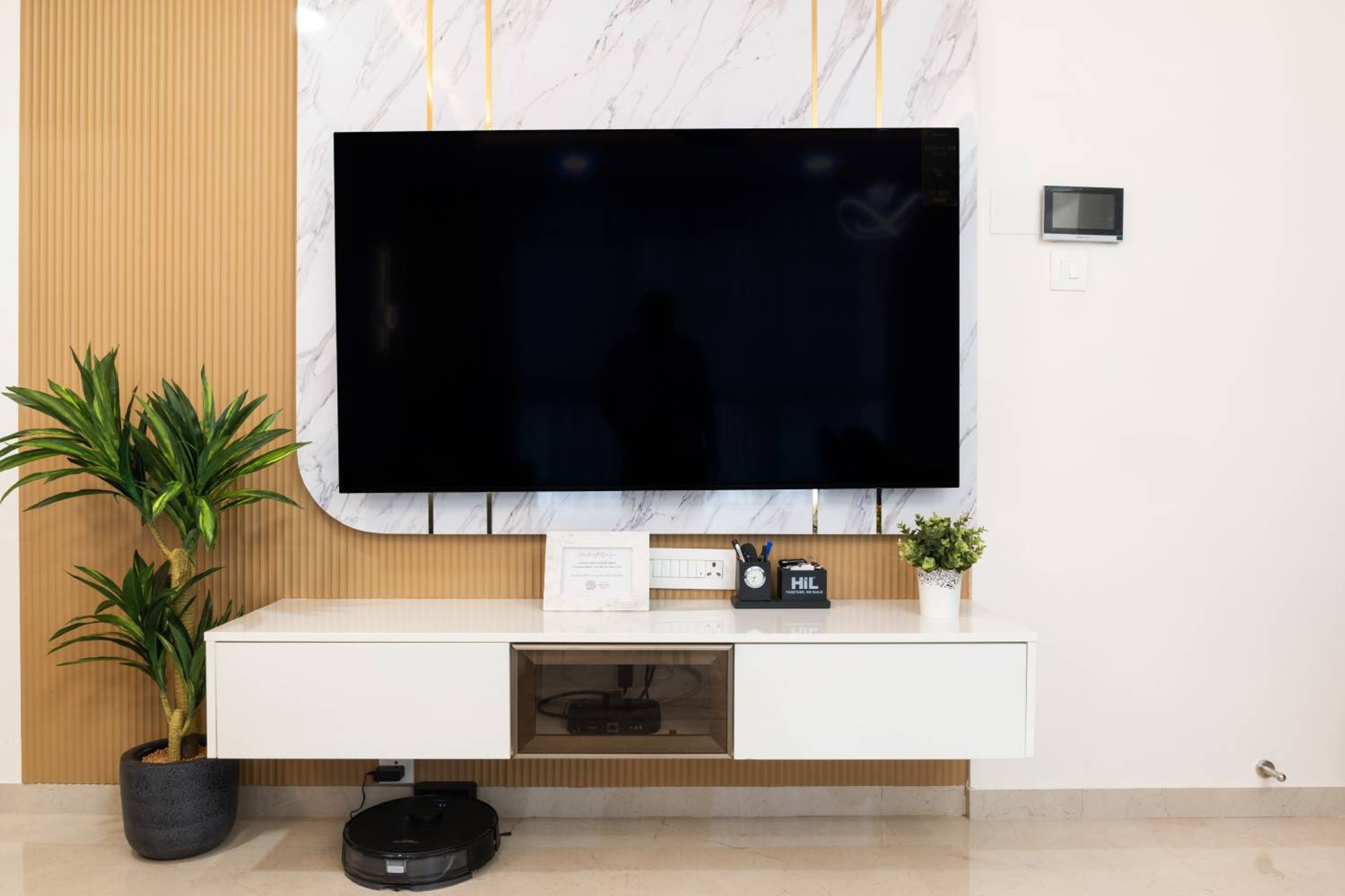 Contemporary Wall-Mounted TV Unit Design in White