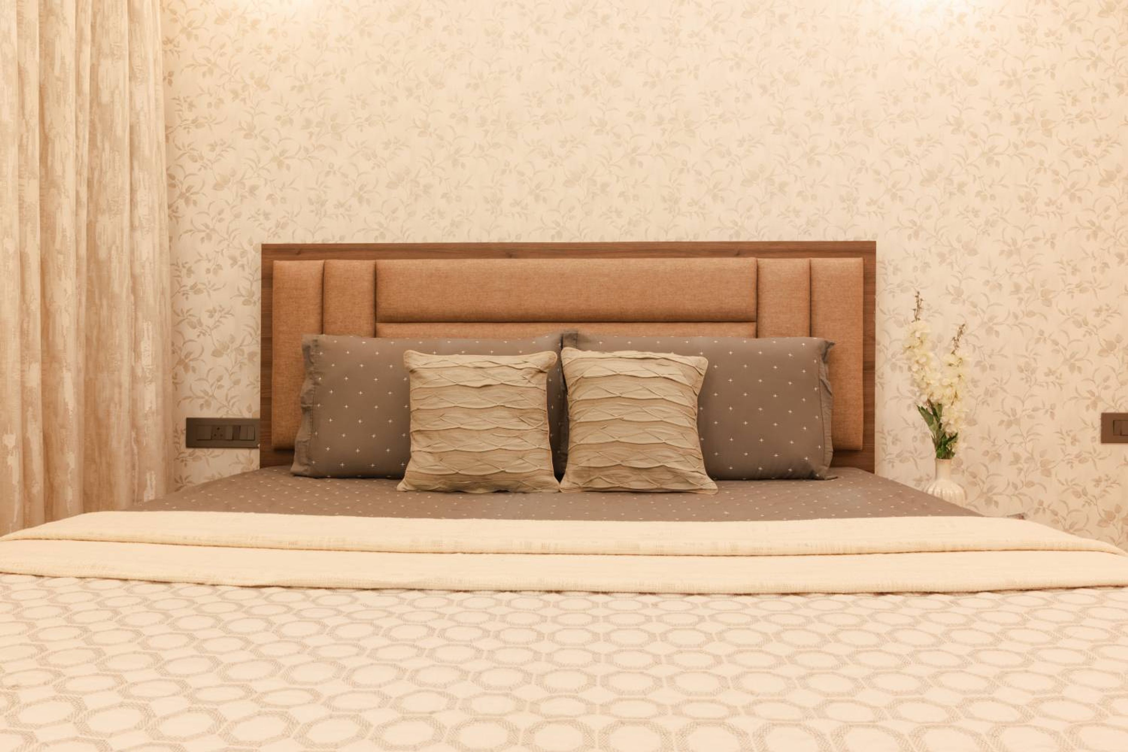 Guest Bedroom Design with White Textured Wallpaper