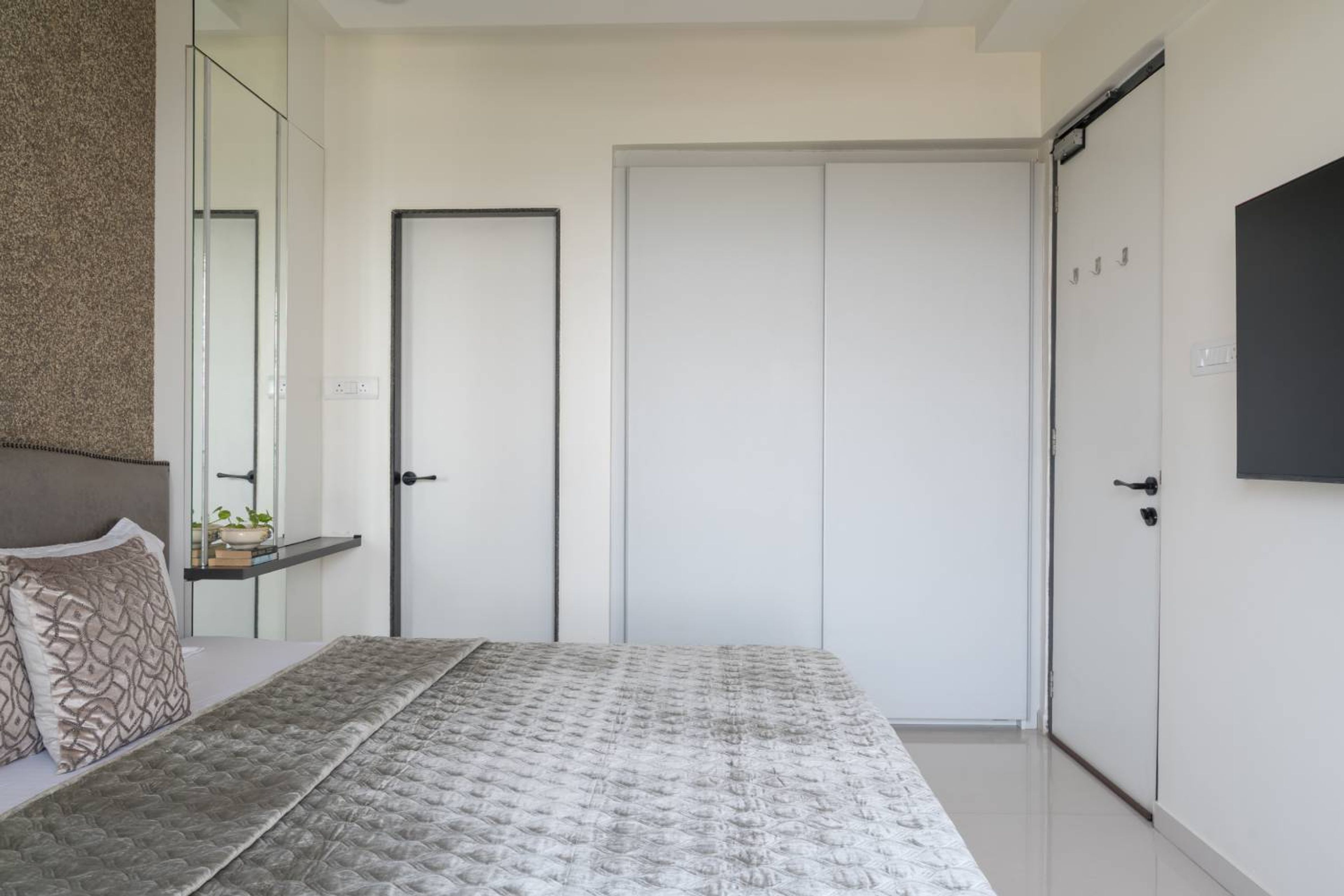 Bedroom Design with white 2-door sliding wardrobe