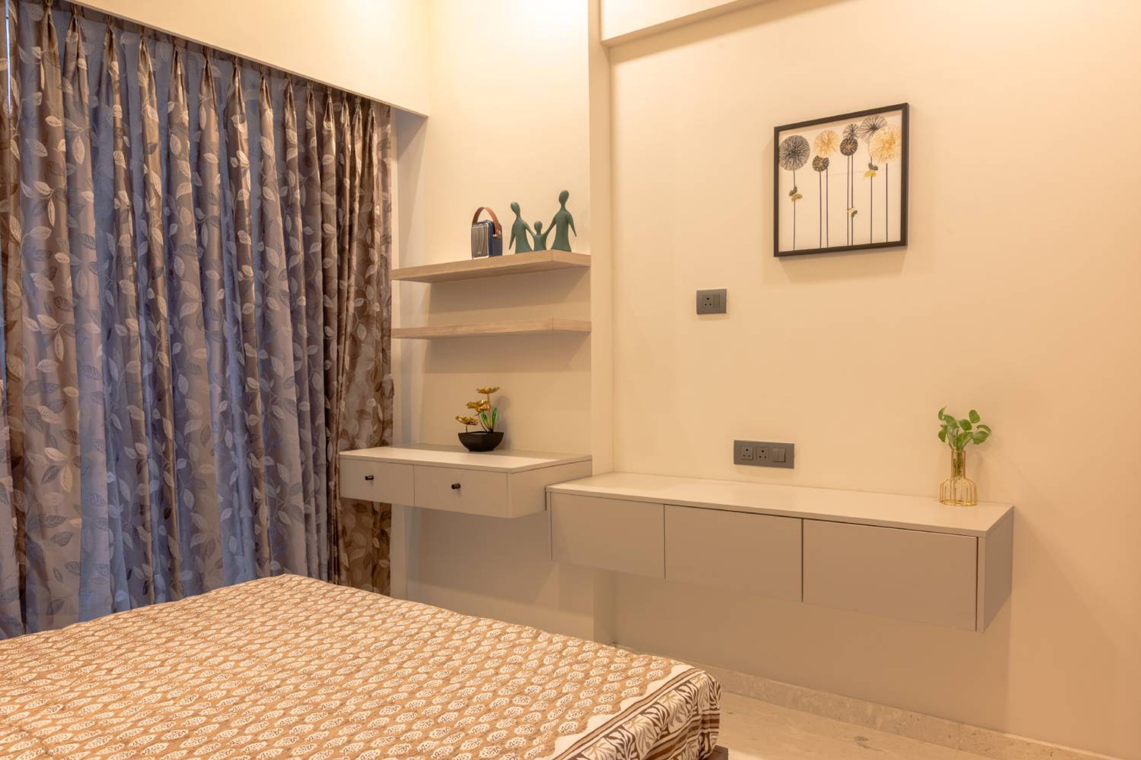 Contemporary White TV Unit Design with Suede Laminate Finish