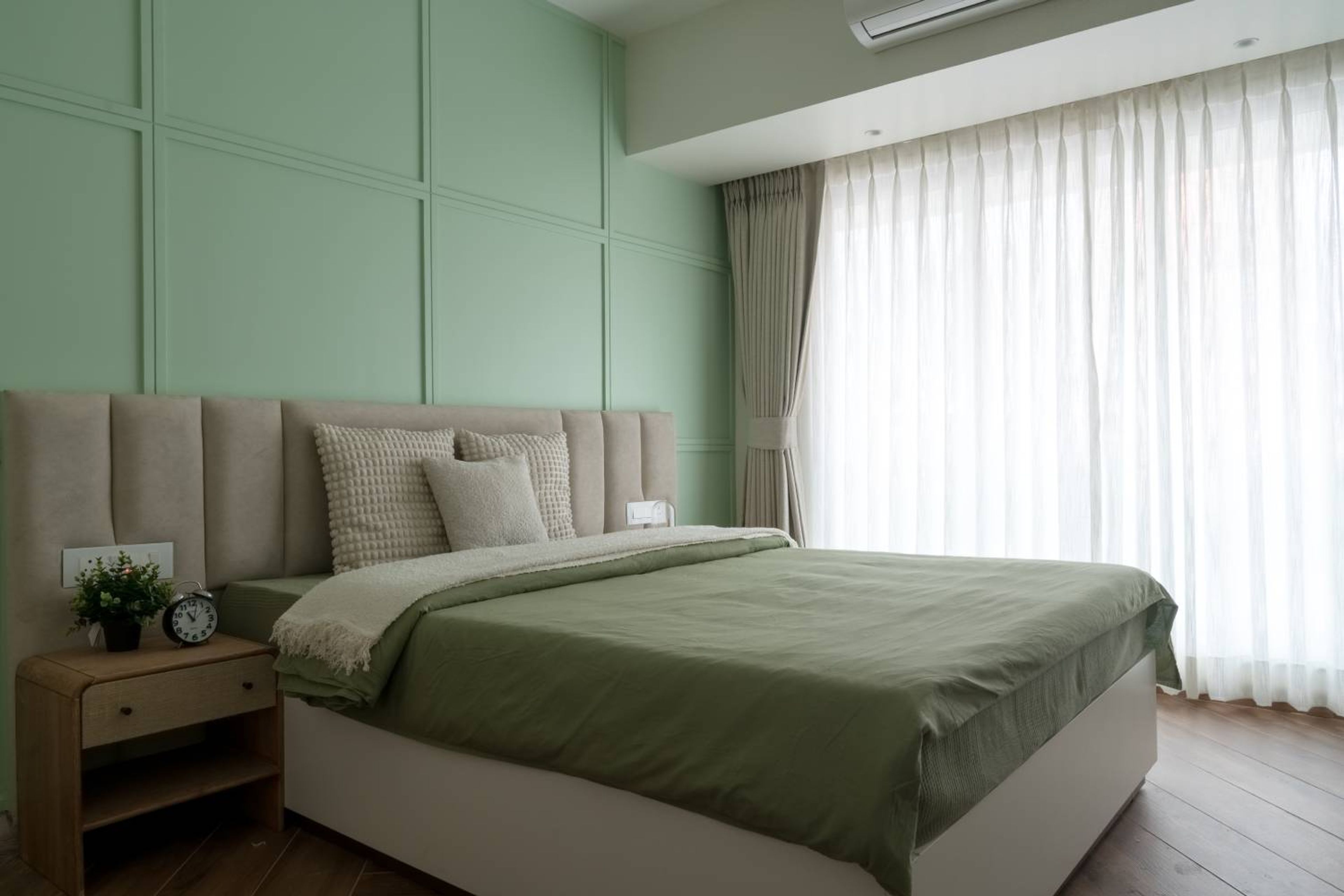 Modern Guest Bedroom Design Featuring Hydraulic Queen Bed and Wall Trims with Paint