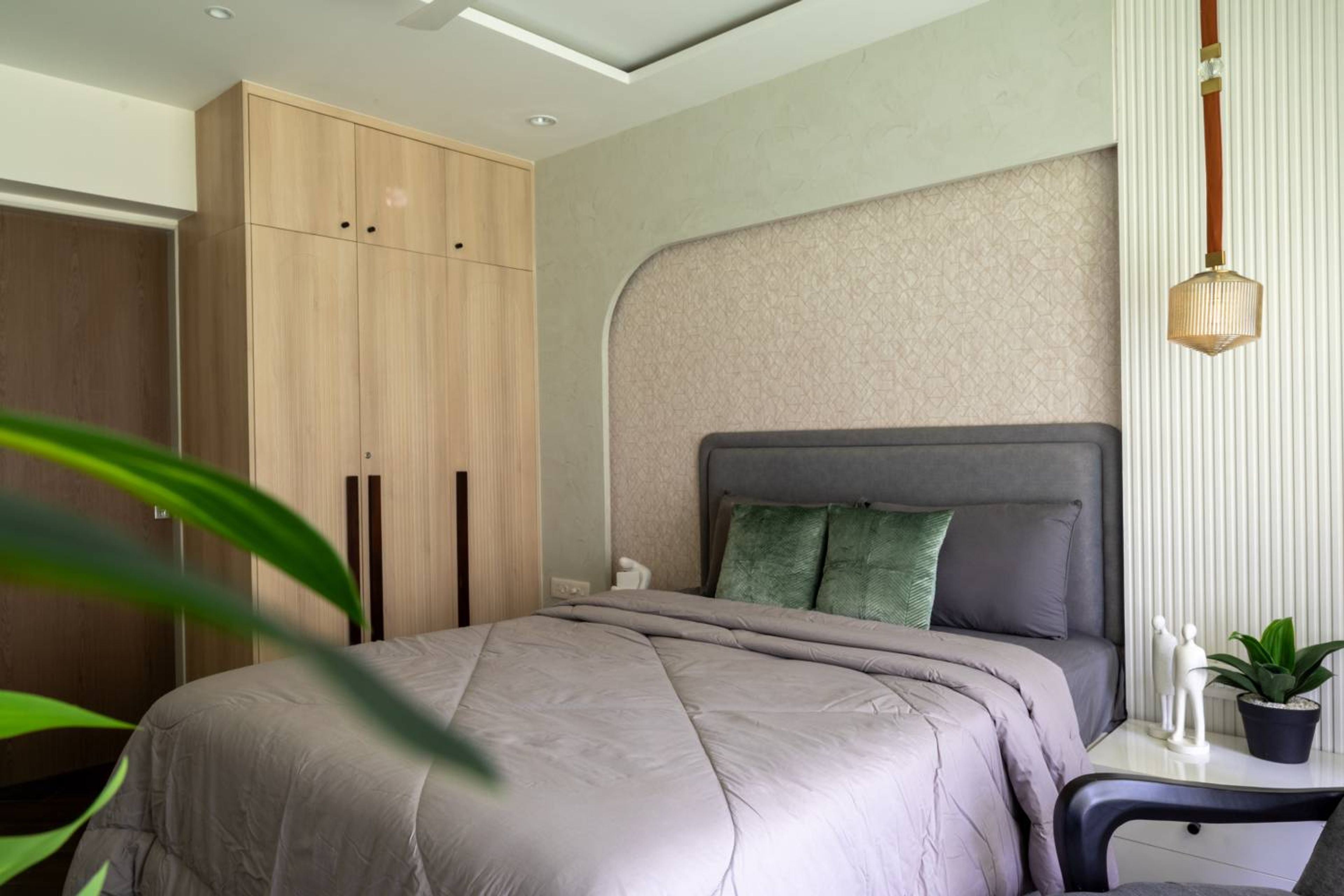 Beige Geometric Wallpaper Design for Scandinavian-Inspired Bedroom and Living Room