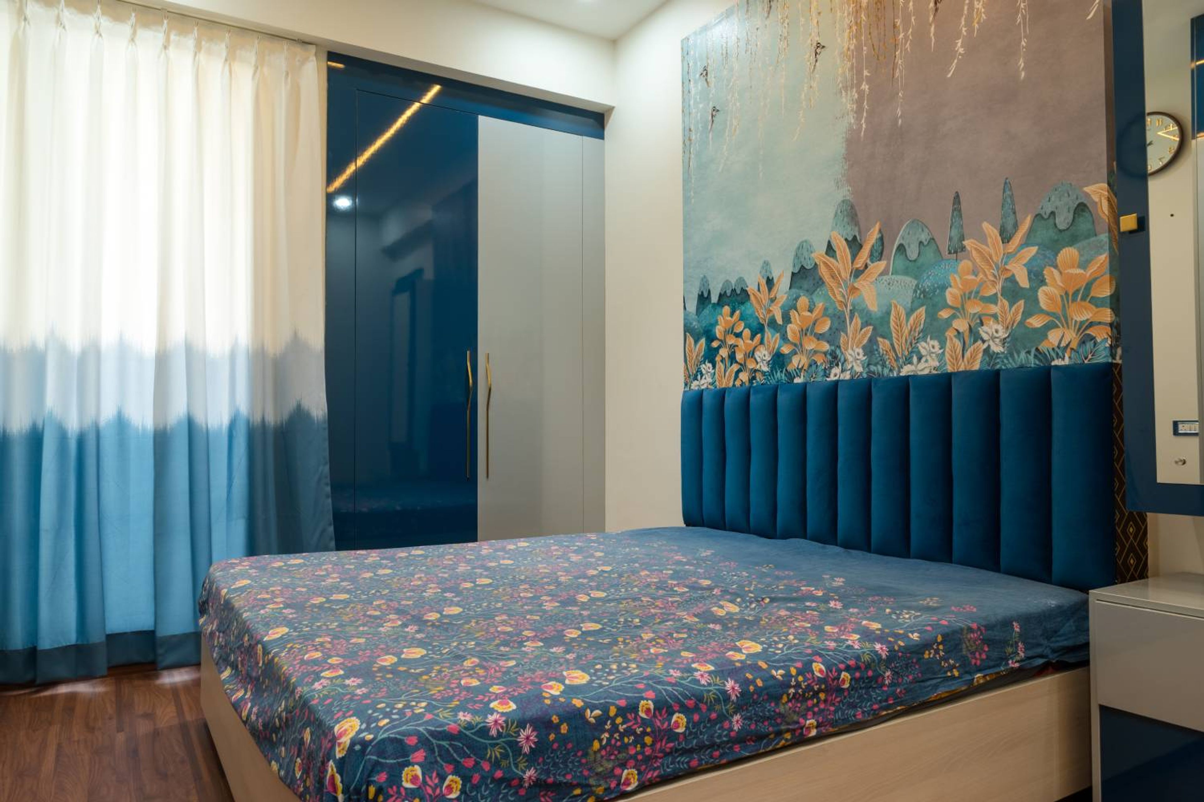 Bedroom design with blue 2-door swing wardrobe
