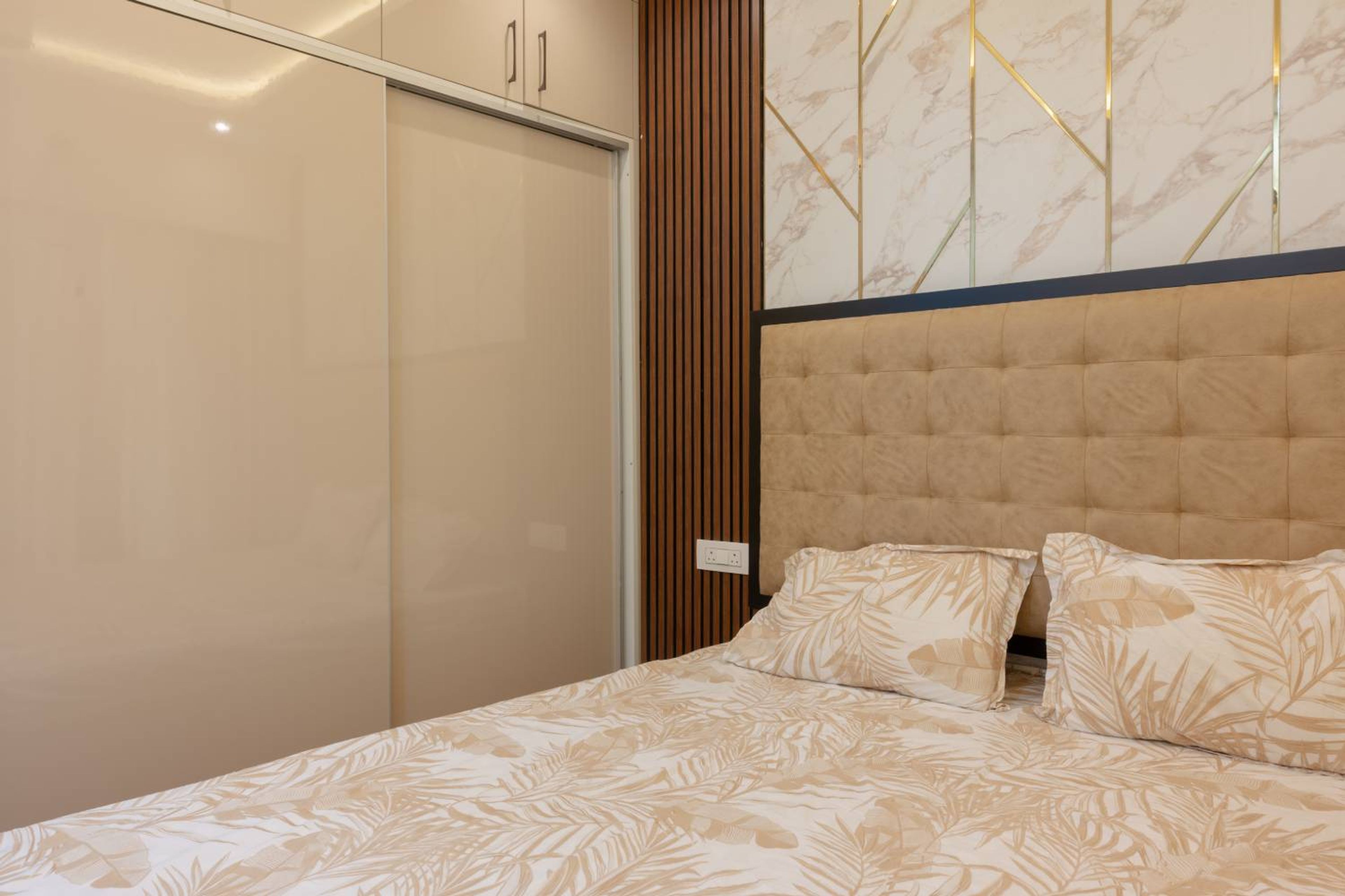 2-Door Beige Gloss Sliding Wardrobe Design