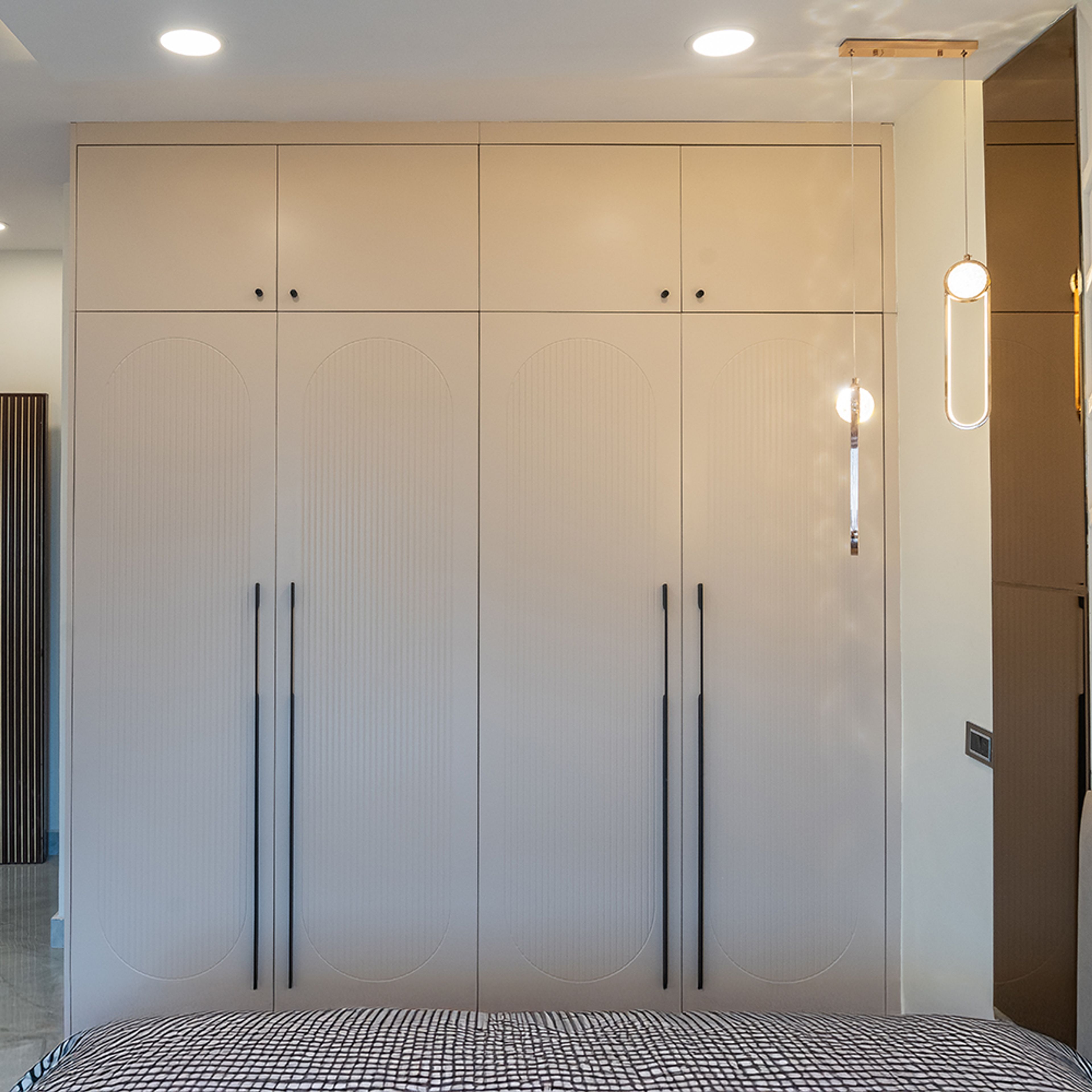 Full-Height 4-Door Contemporary Wardrobe Design in Irish Cream