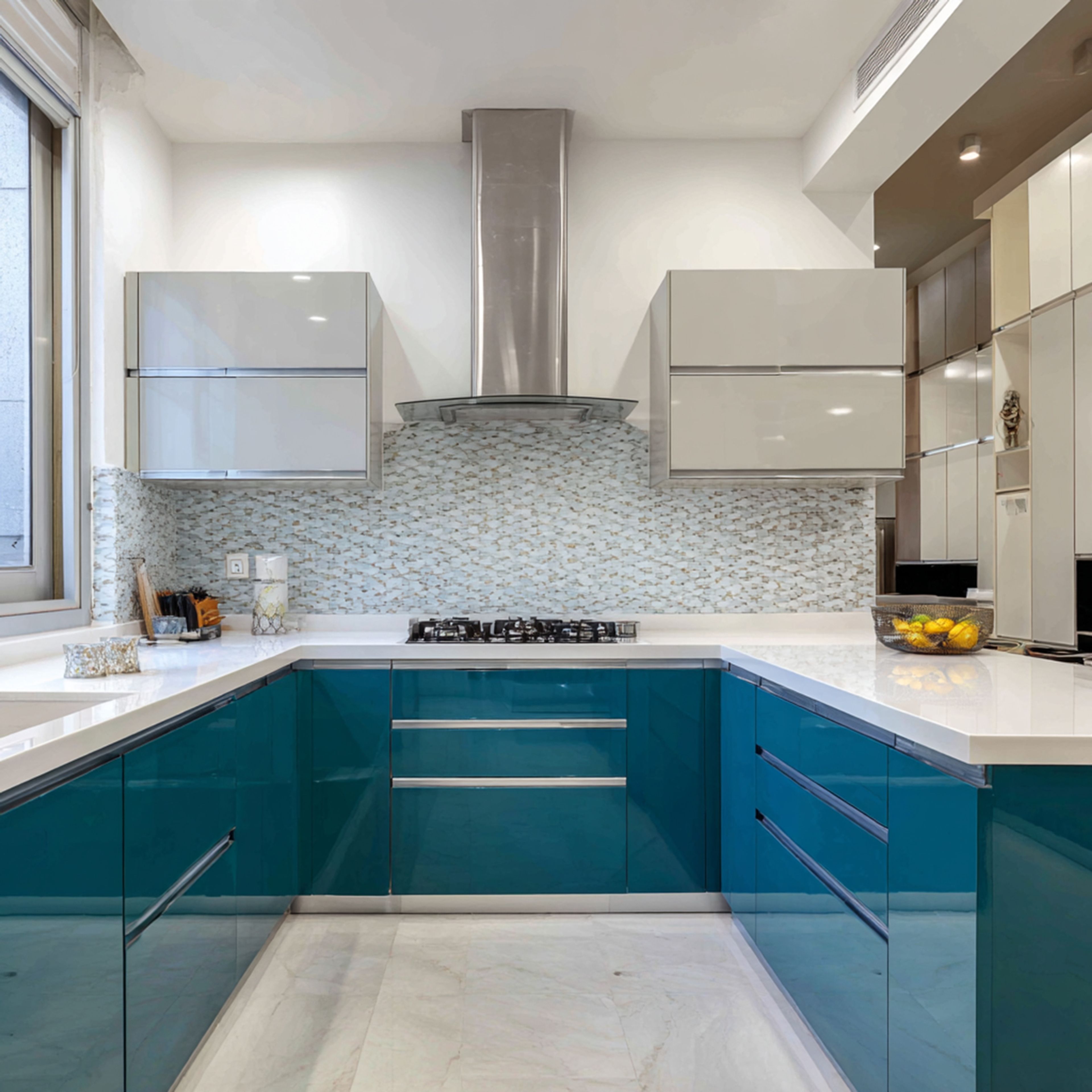 Blue and Grey Modern U-Shaped Kitchen Design with Quartz Countertop and High Gloss Cabinets