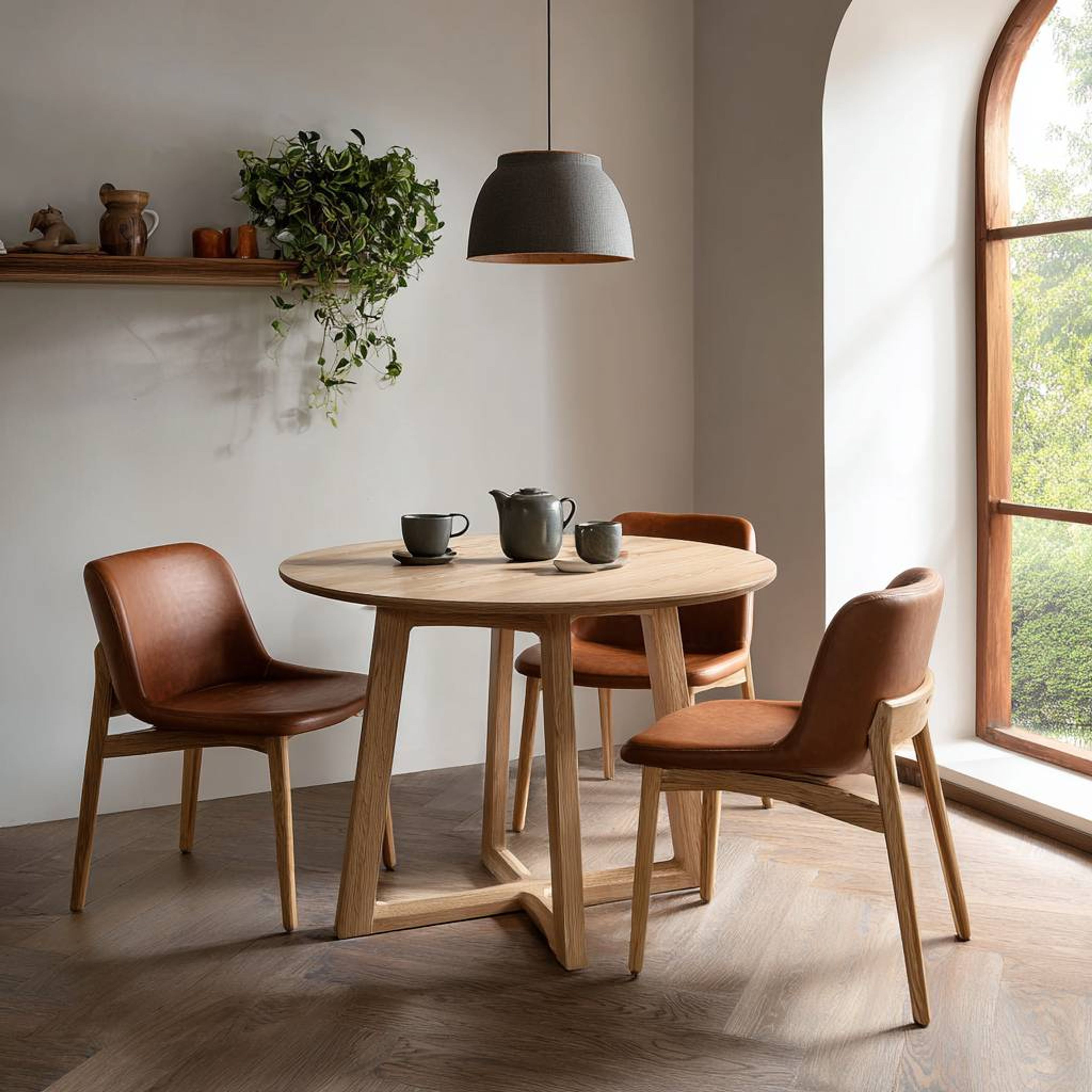 Dining Room Design with Round Wooden Table