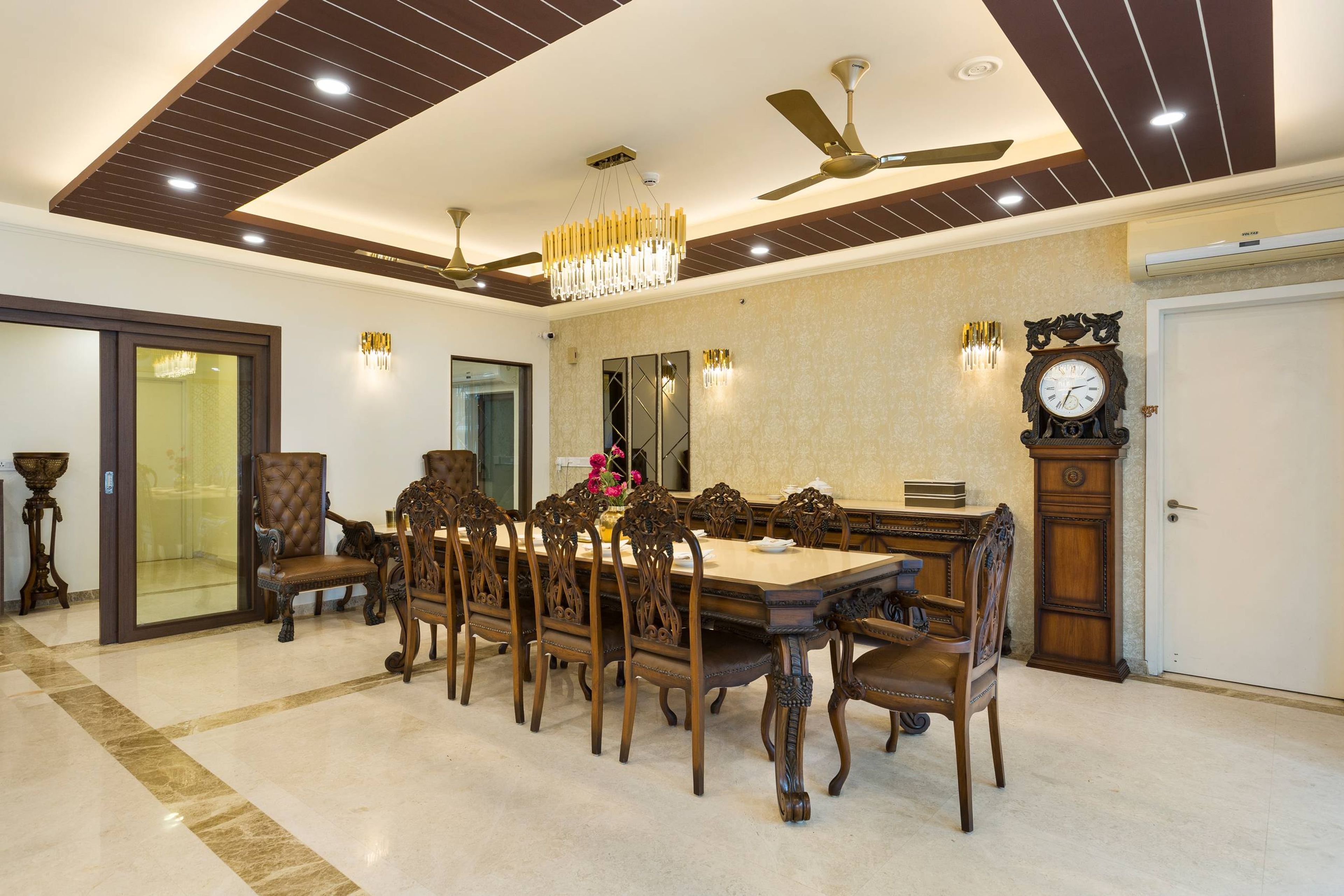 Modern Rectangular Gypsum Ceiling Design In Wood