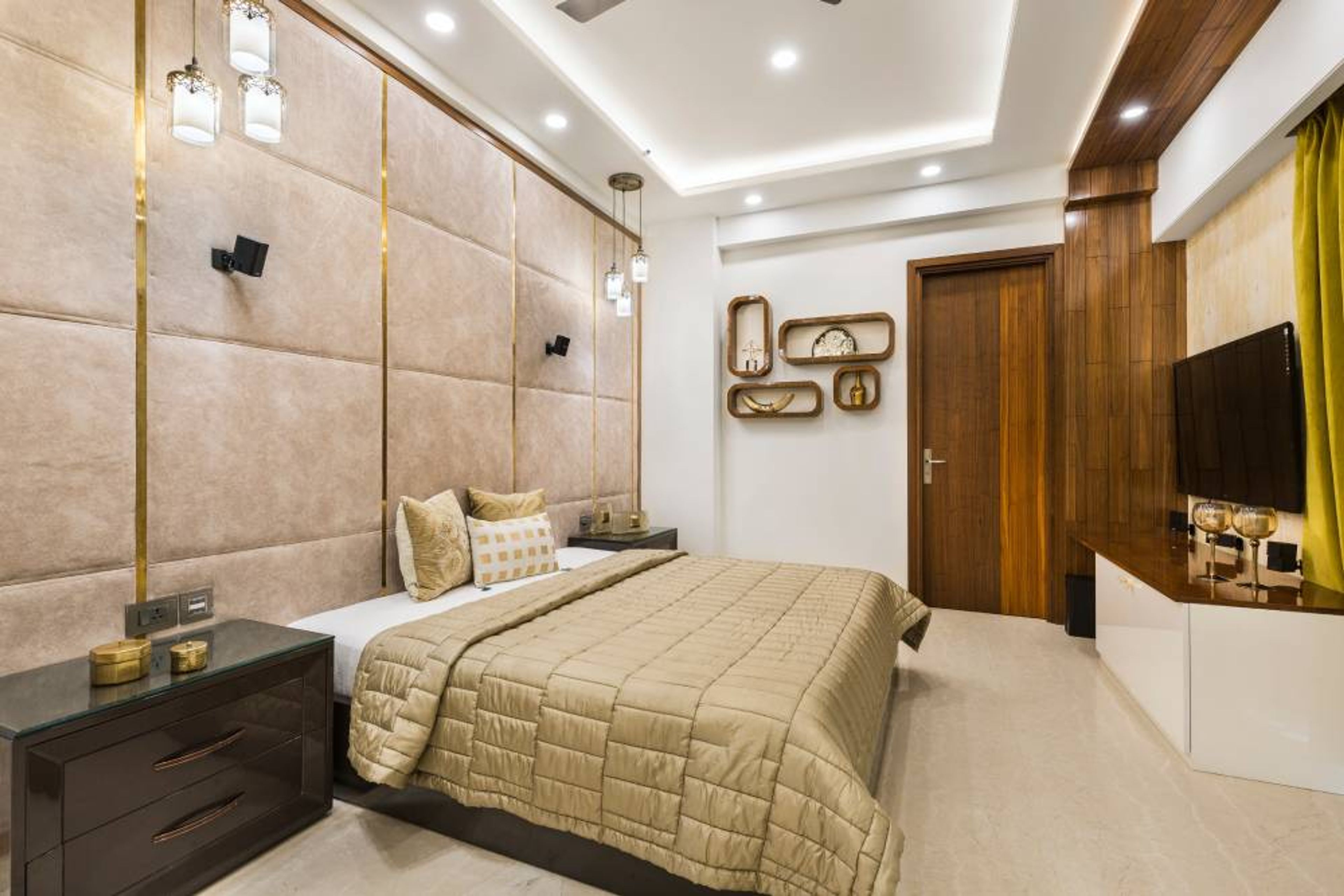 Bedroom With POP For False Ceiling - Livspace