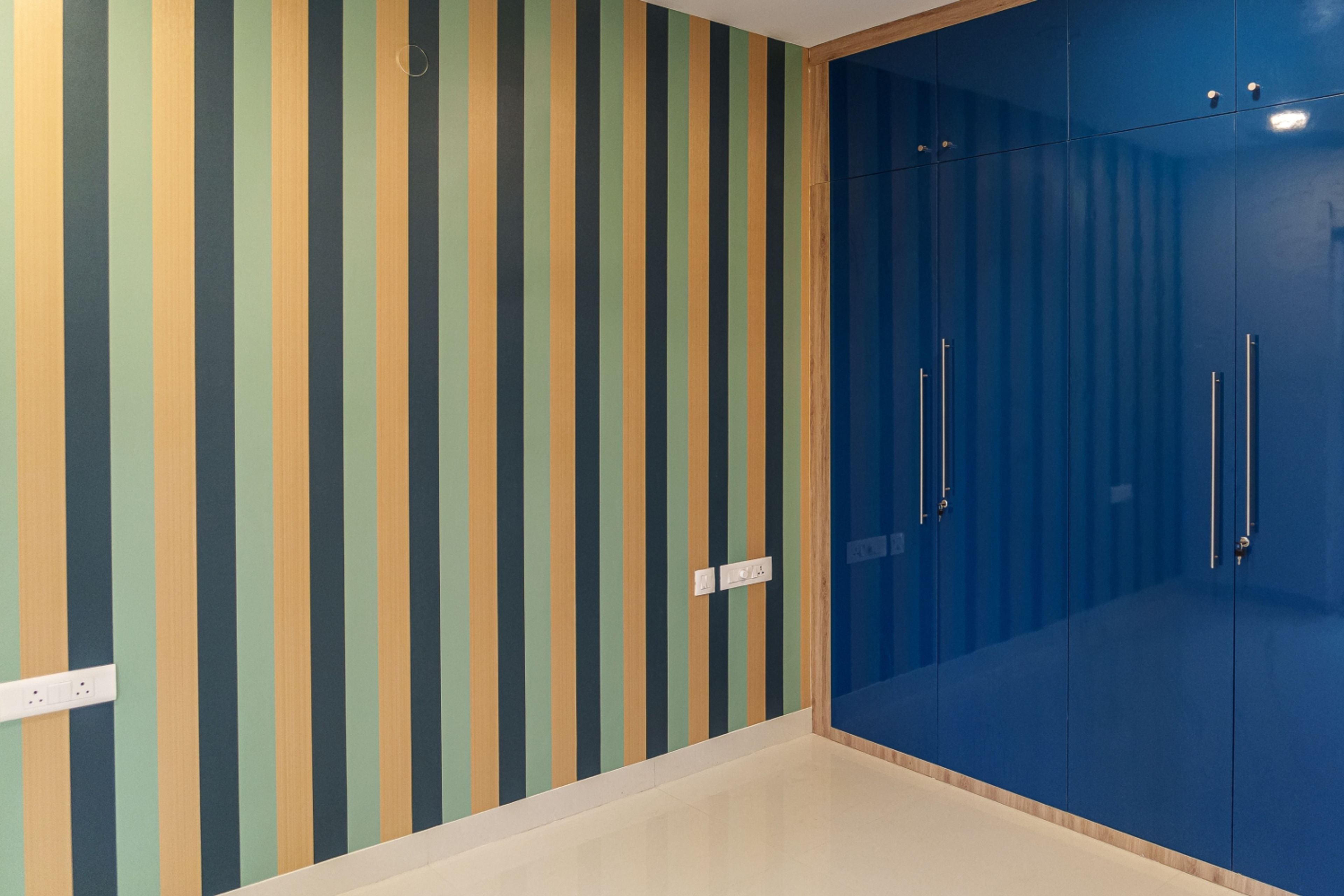 Modern Striped Wallpaper Design in Green, Yellow and Blue
