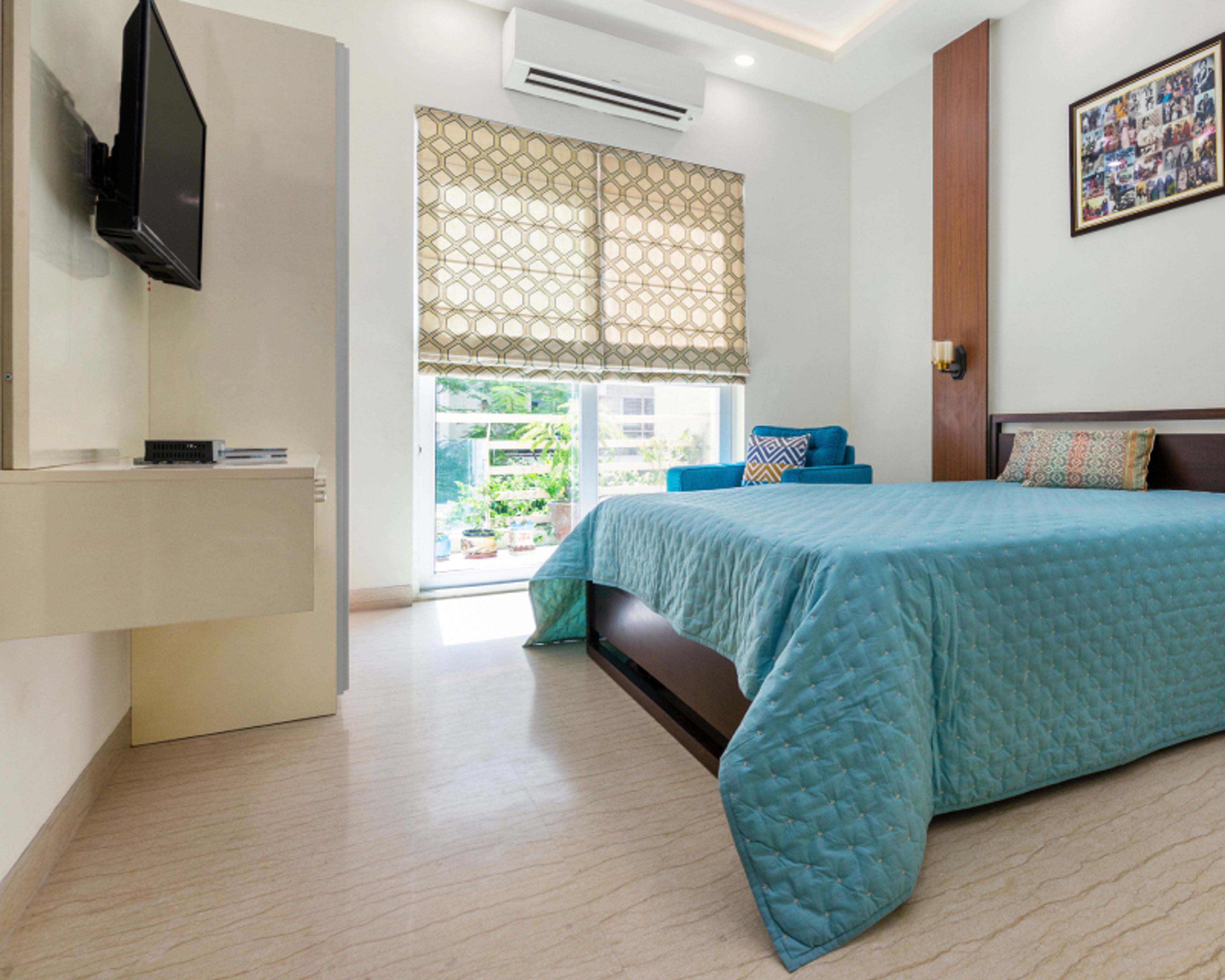 Light Cream Flooring Design For Bedrooms - Livspace