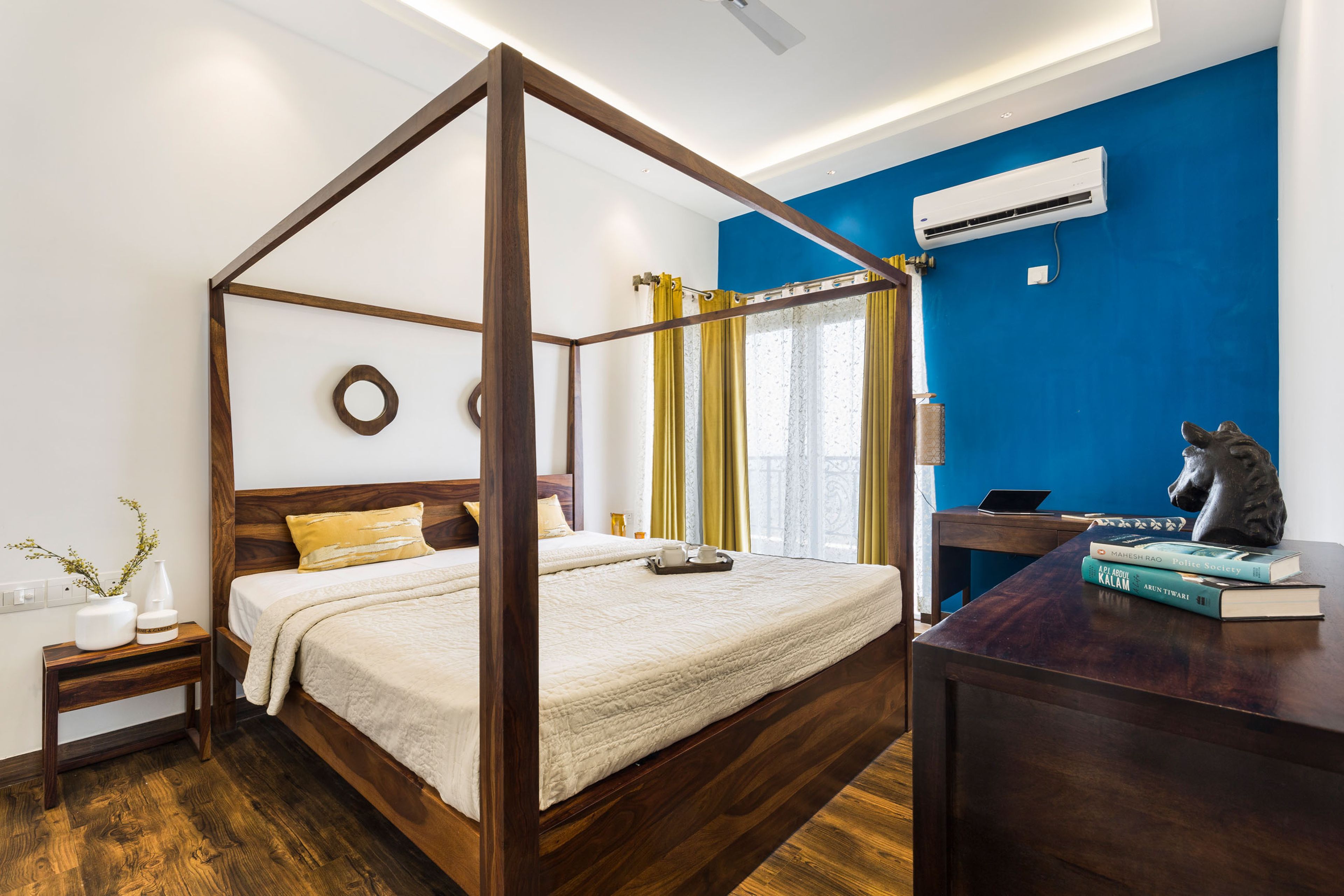 Classic Guest Room Design With Wooden Four-Poster Bed