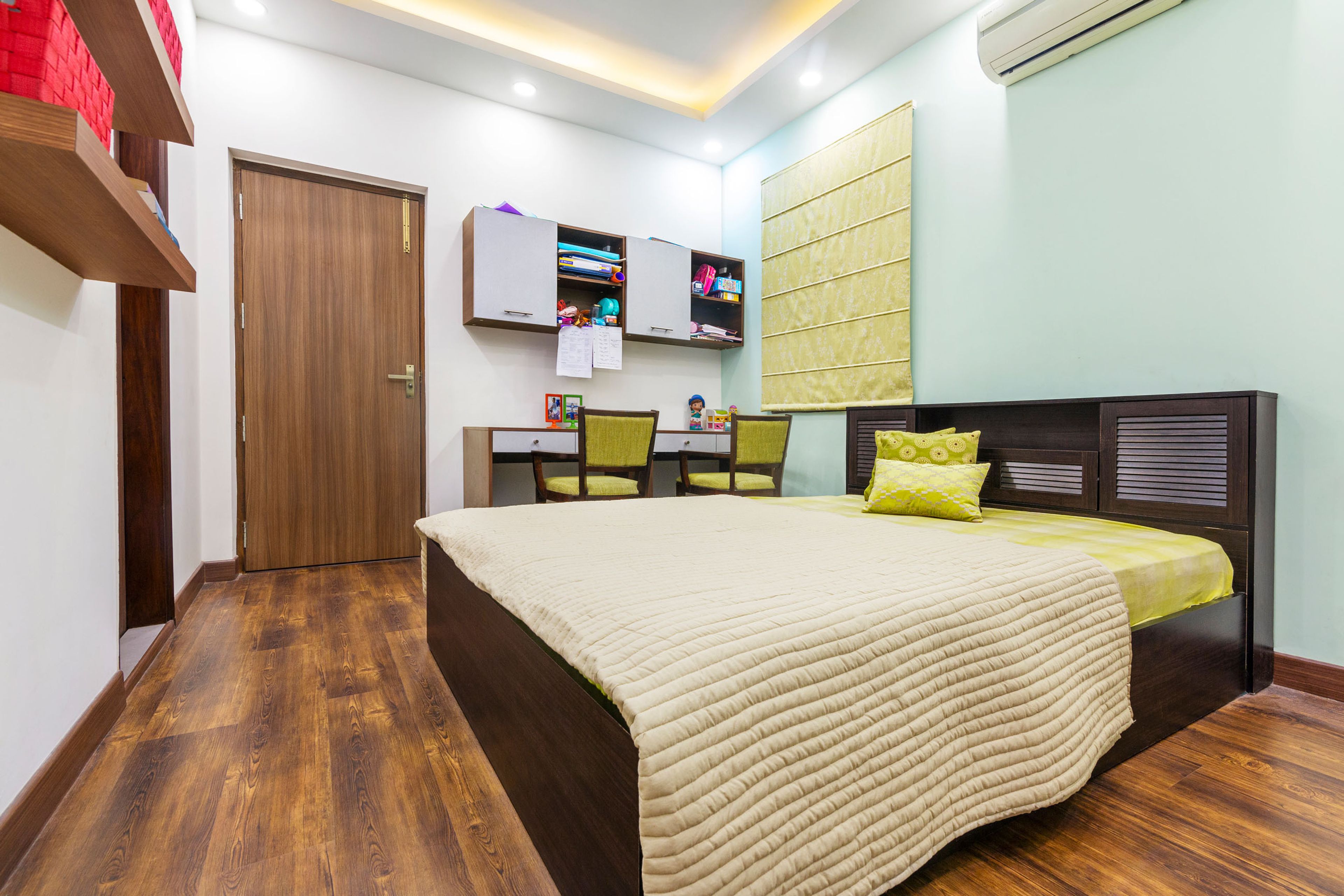 Modern Walnut Bronze And Frosty White Home Office Design