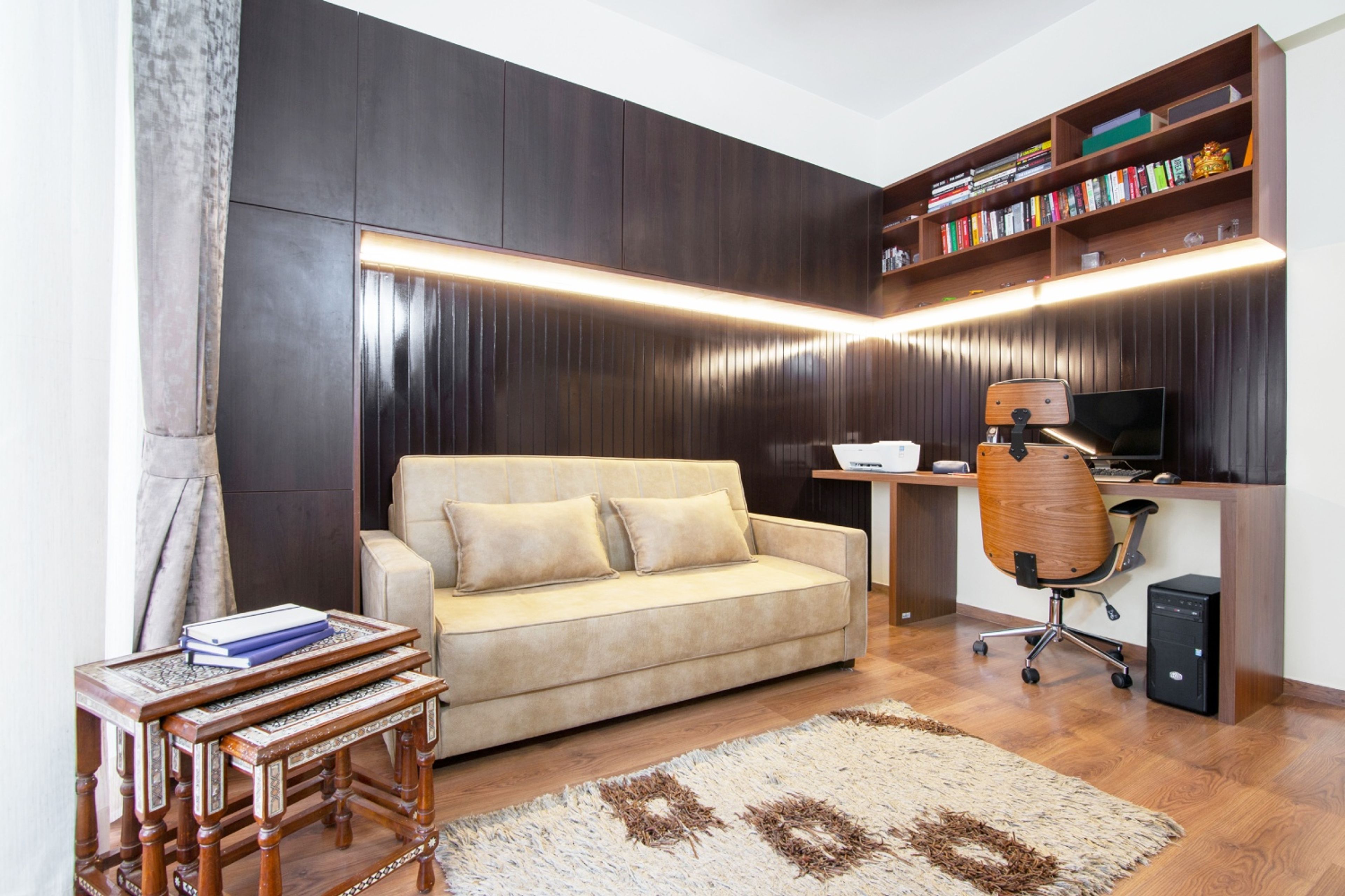 Cotemporary Walnut-Toned Home Office Design With Beige Seater