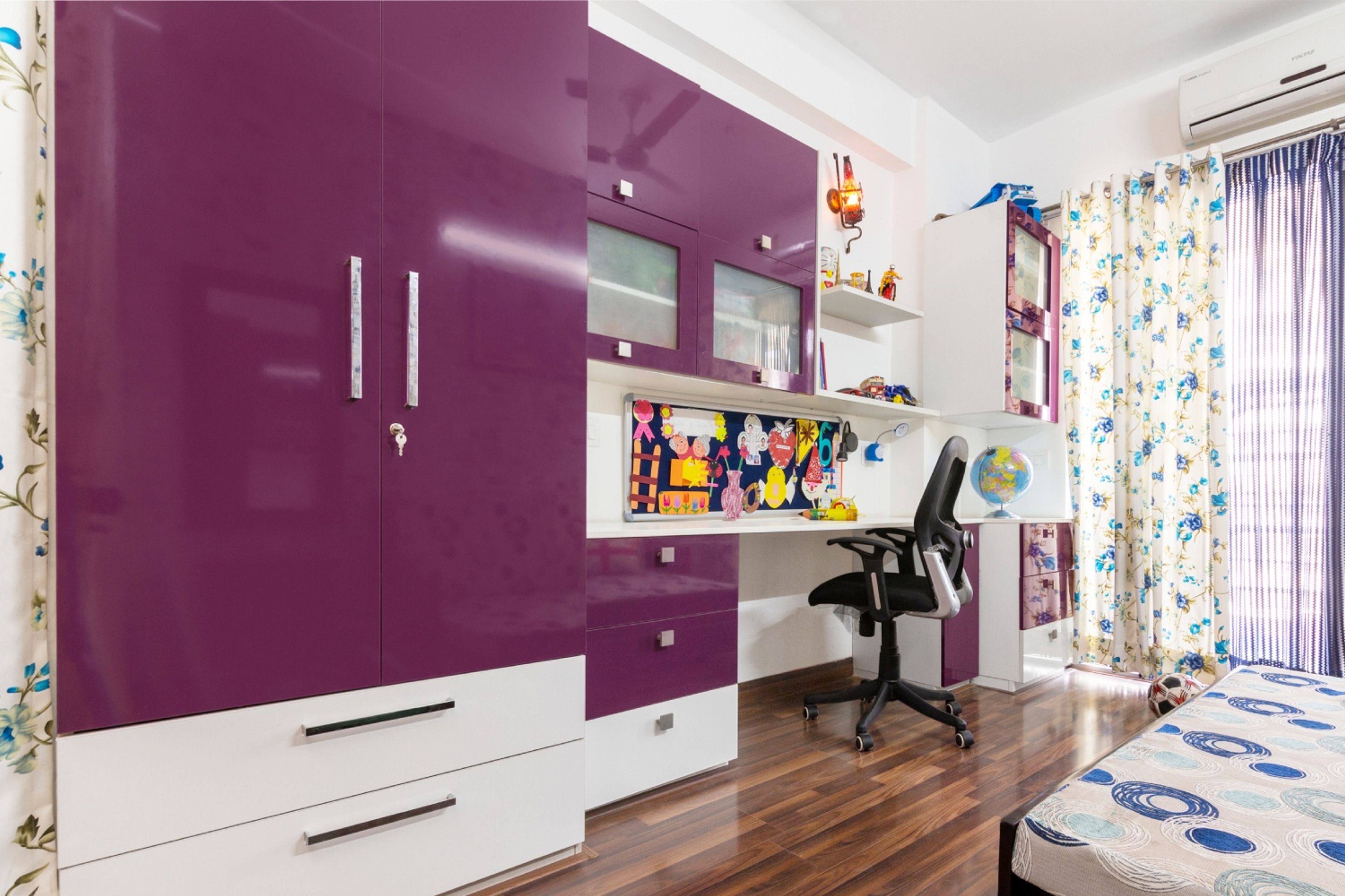 Modern Home Office Design In Purple And White With Wardrobe
