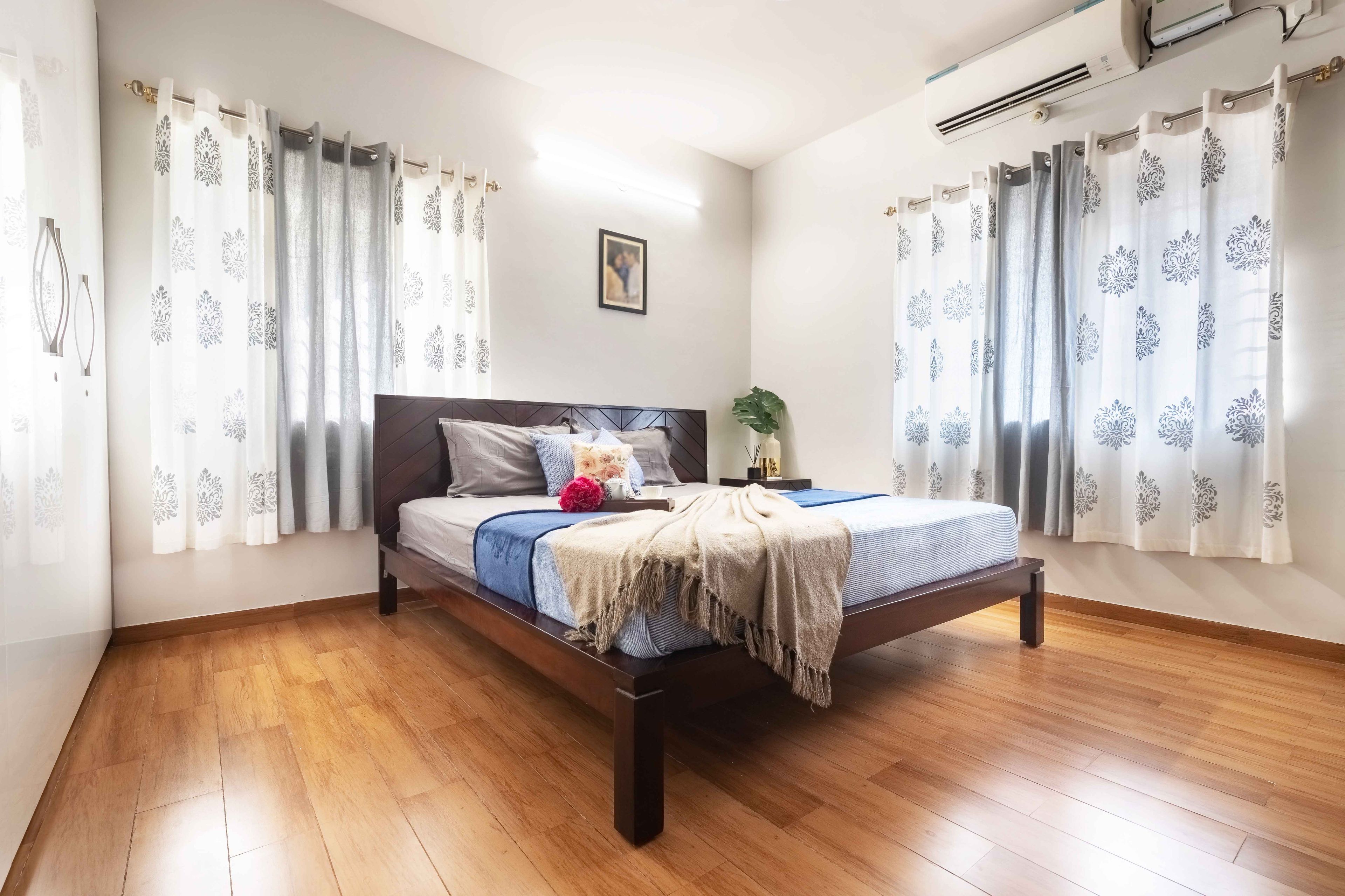 Grey Modern Wall Paint Design For Bedrooms - Livspace