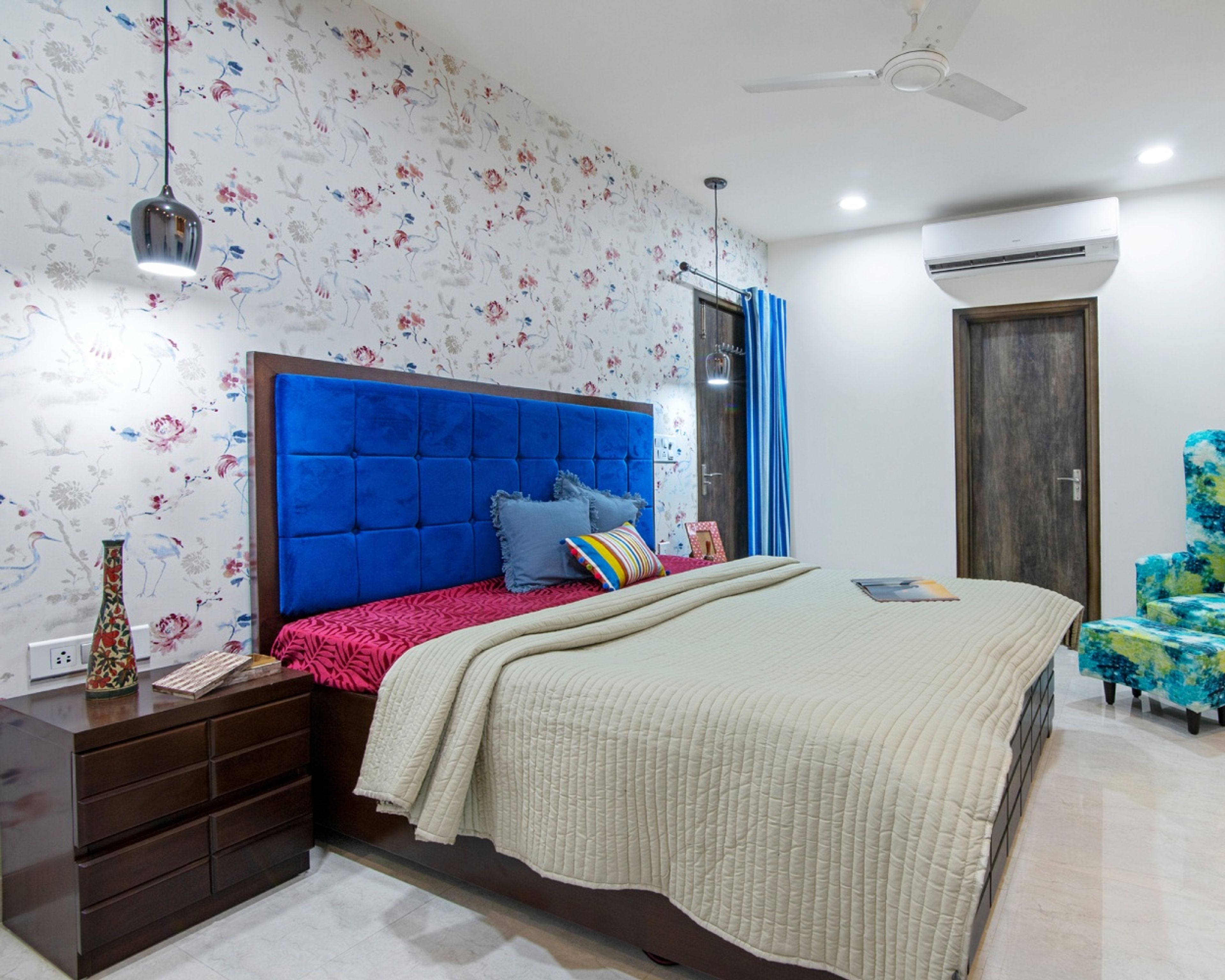 White And Pink Floral Patterned Wallpaper Design - Livspace