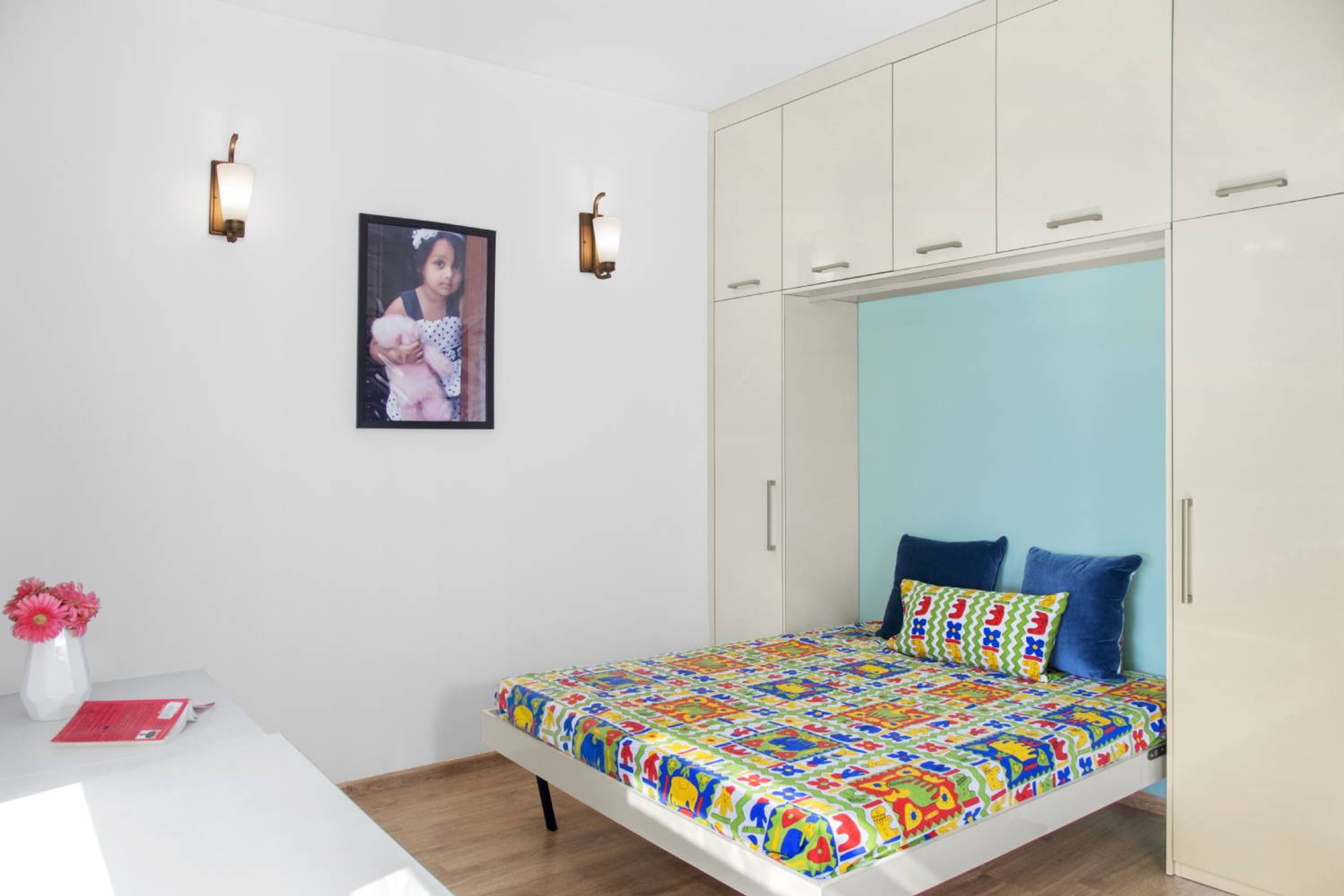 Guest Bedroom Design with 2-Door Swing Wardrobe