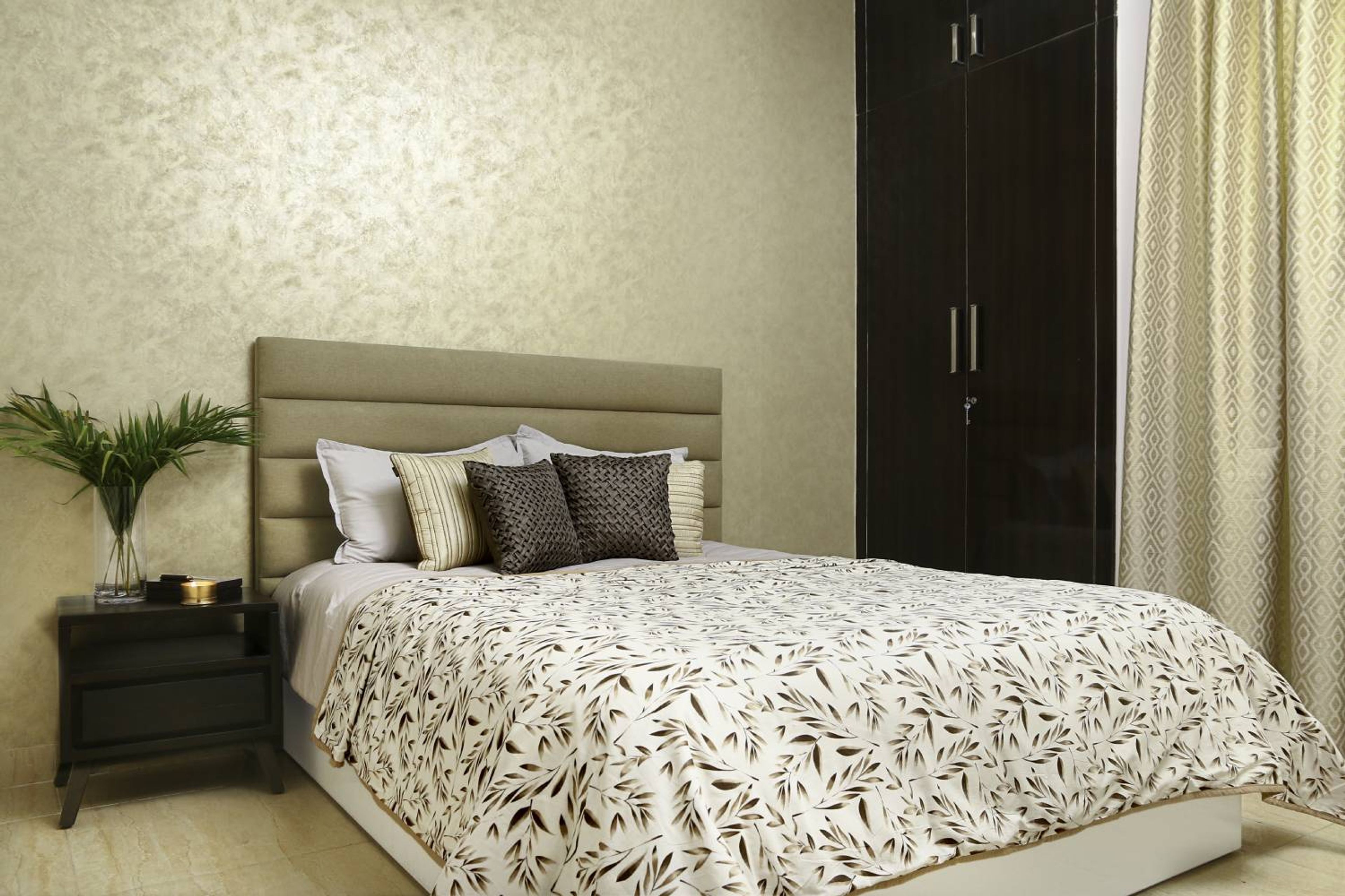 Guest Bedroom Design with Beige Wallpaper