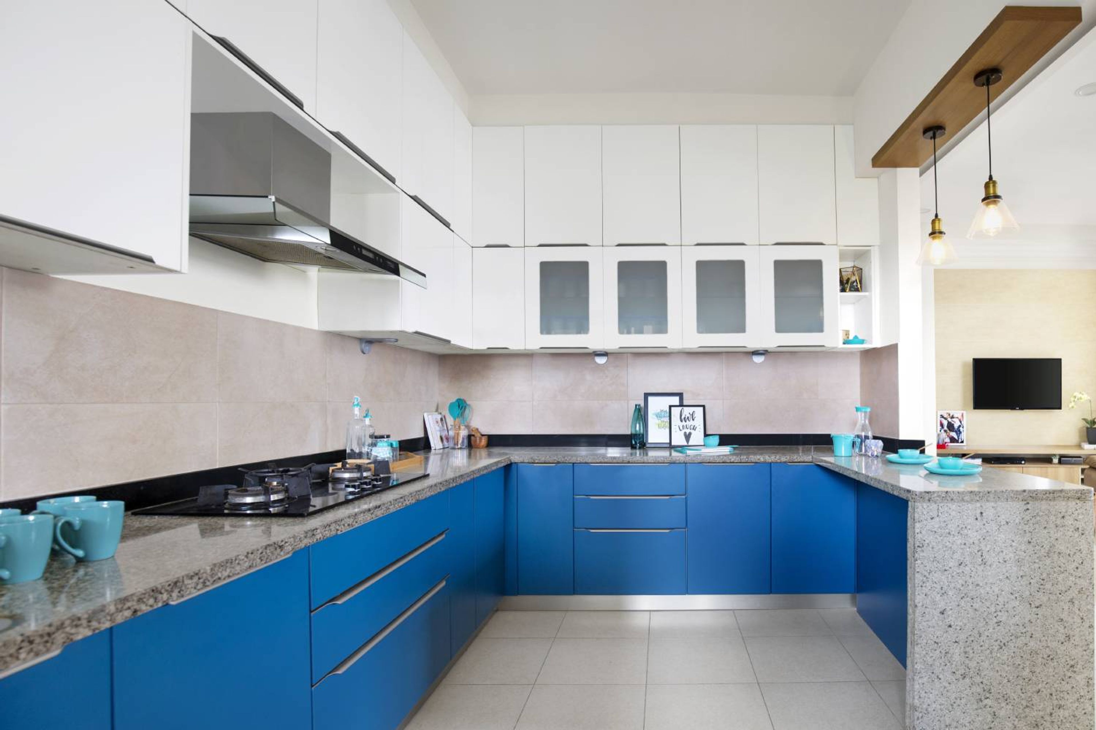 Modular Peninsula Kitchen Design with Granite Countertop