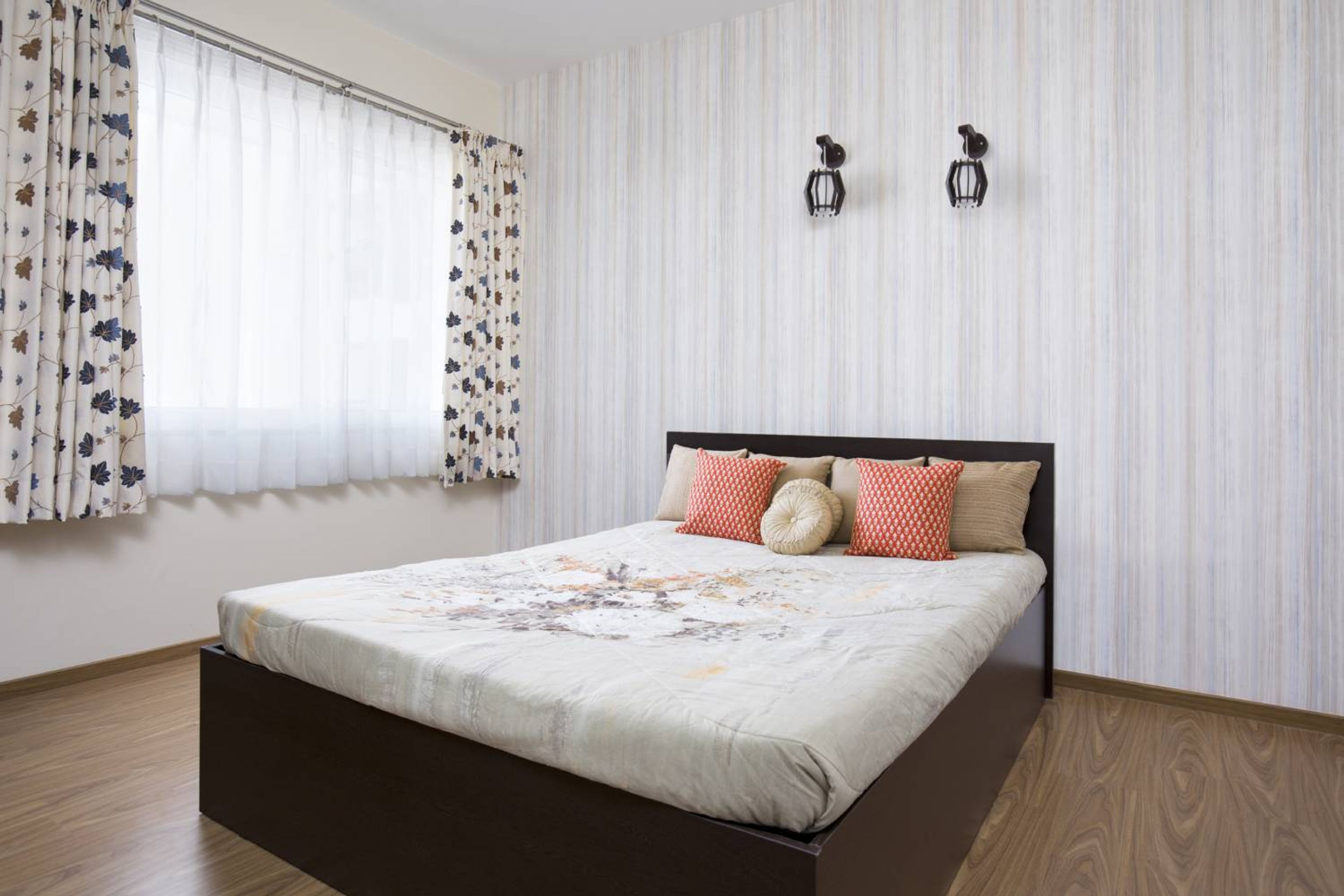 Guest Bedroom Design with White Wallpaper