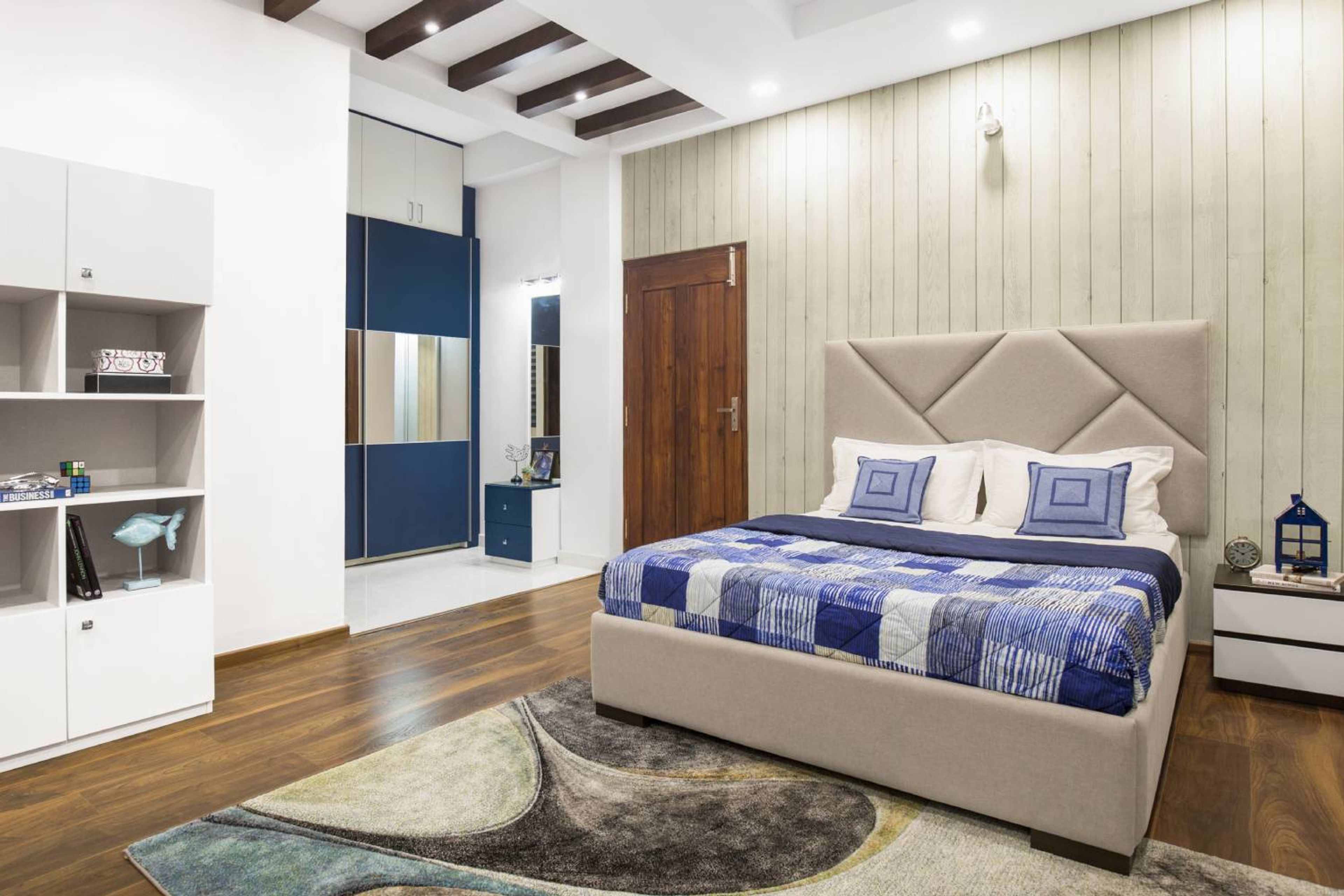 Master Bedroom Design with Wooden Panelled Walls