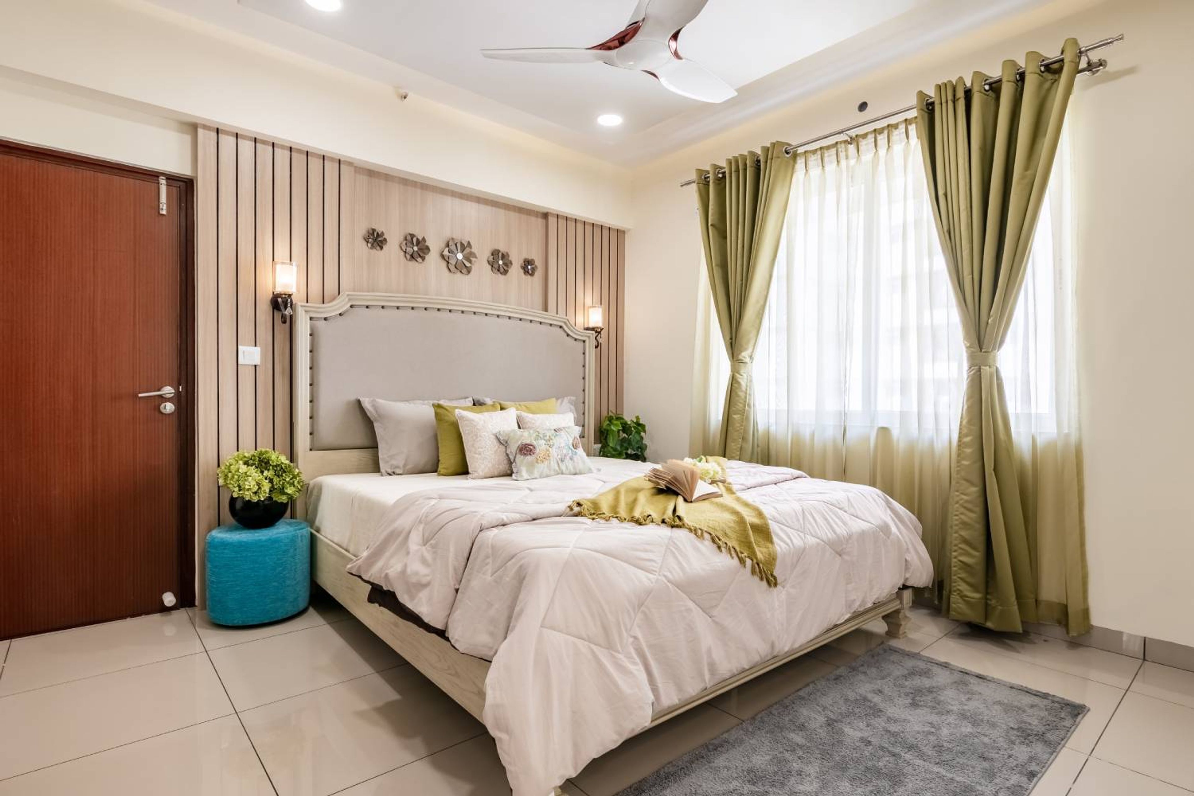 Master Bedroom Design with Wooden Panelled Walls