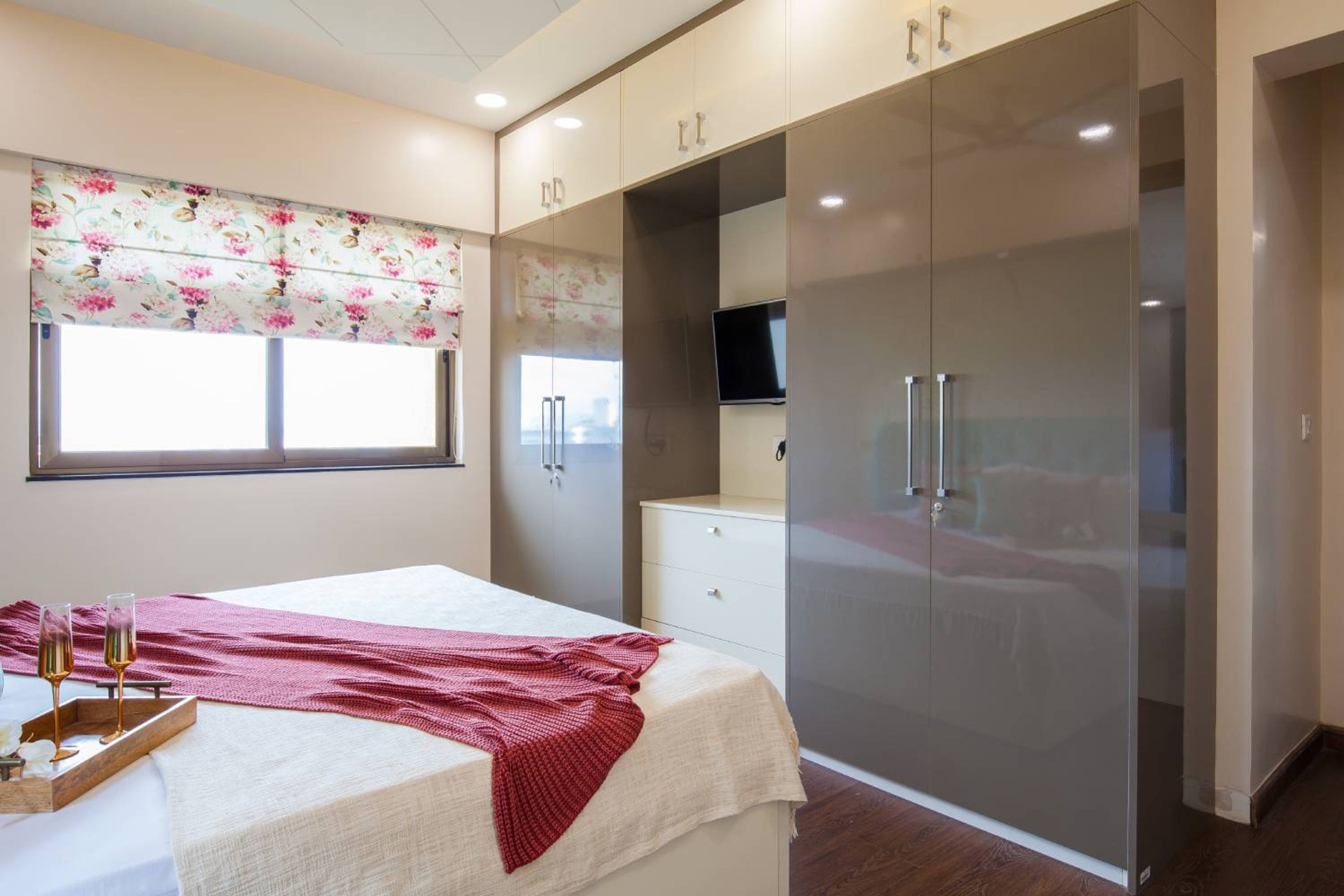 Kids Bedroom Design with 4-Door Swing Wardrobe