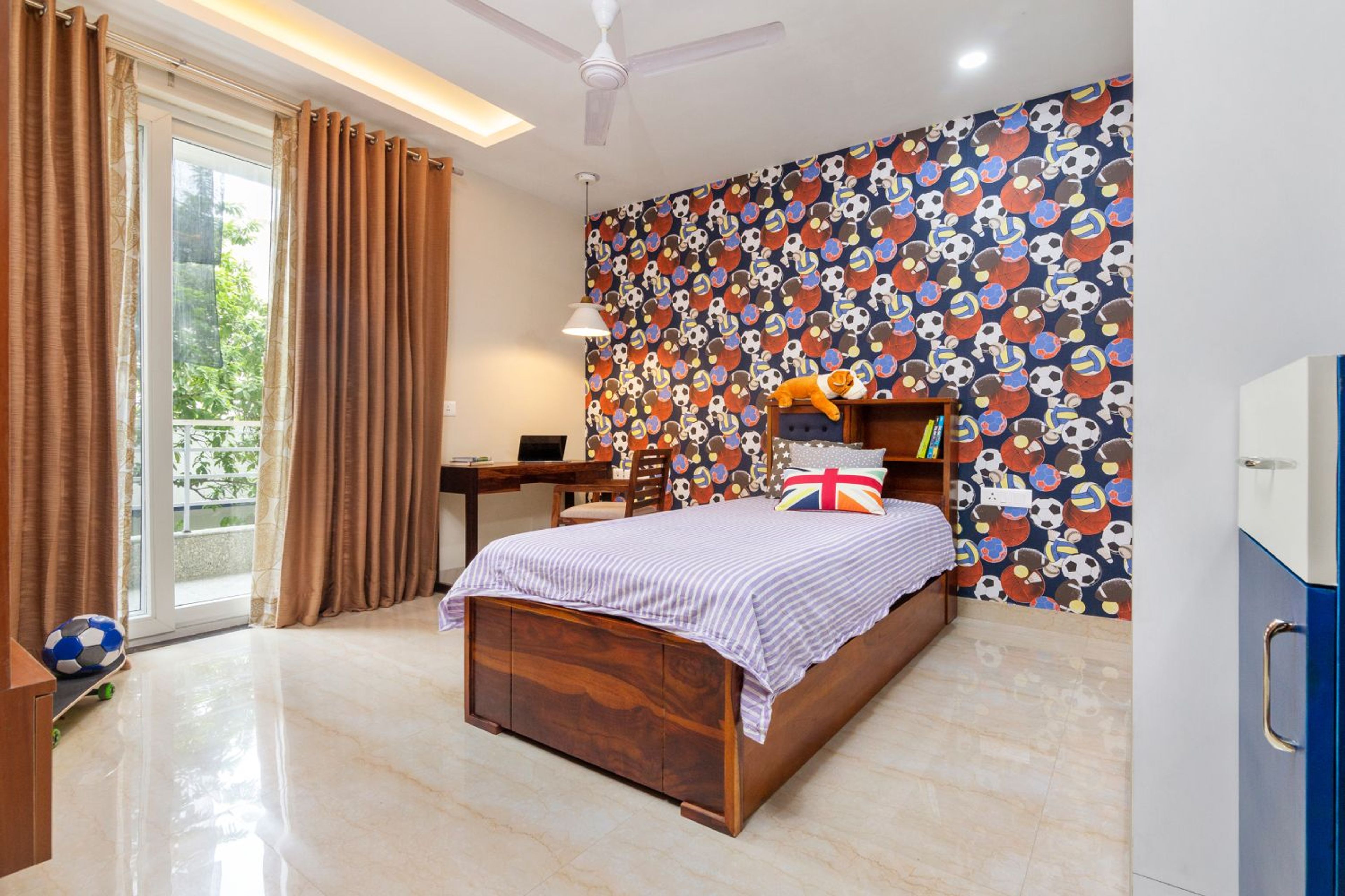 Kids Bedroom Design with Multiple Sports Ball Wallpaper