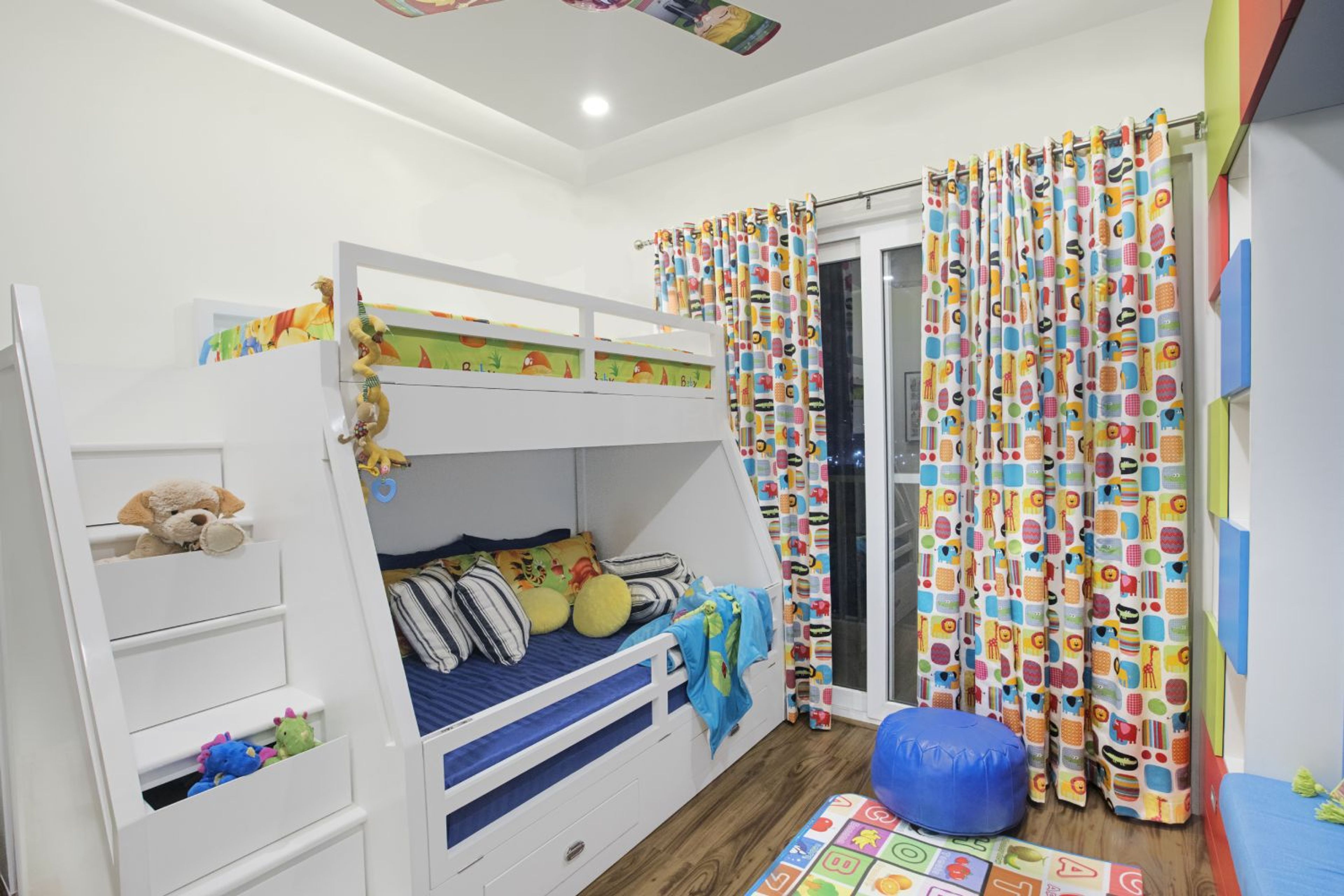 Kids Bedroom Design with Colourful Curtains and Bunk Bed