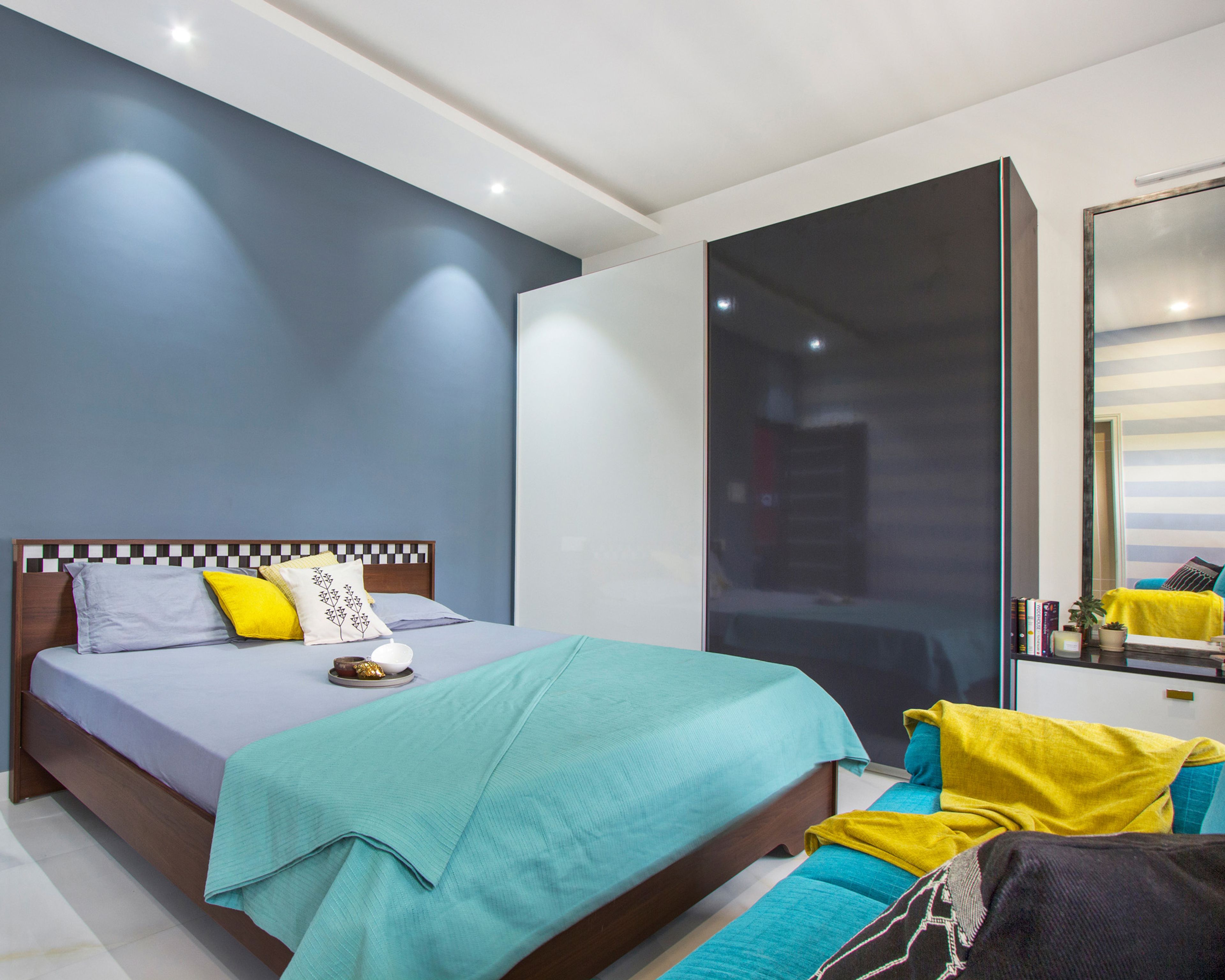 Contemporary 2-Door White And Dark Grey Sliding Door Wardrobe Design