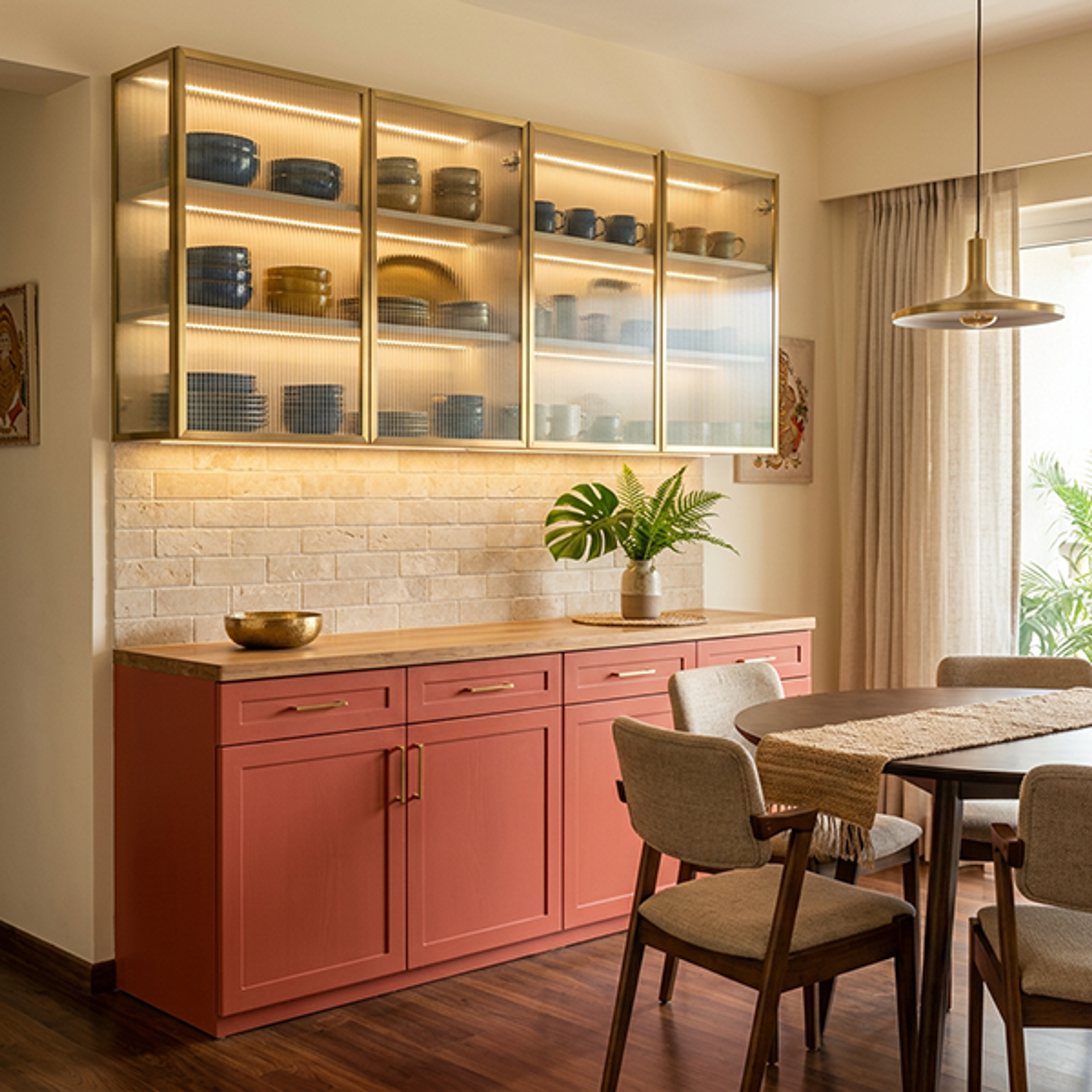 Traditional Pink Crockery Unit Design with Glass Cabinets