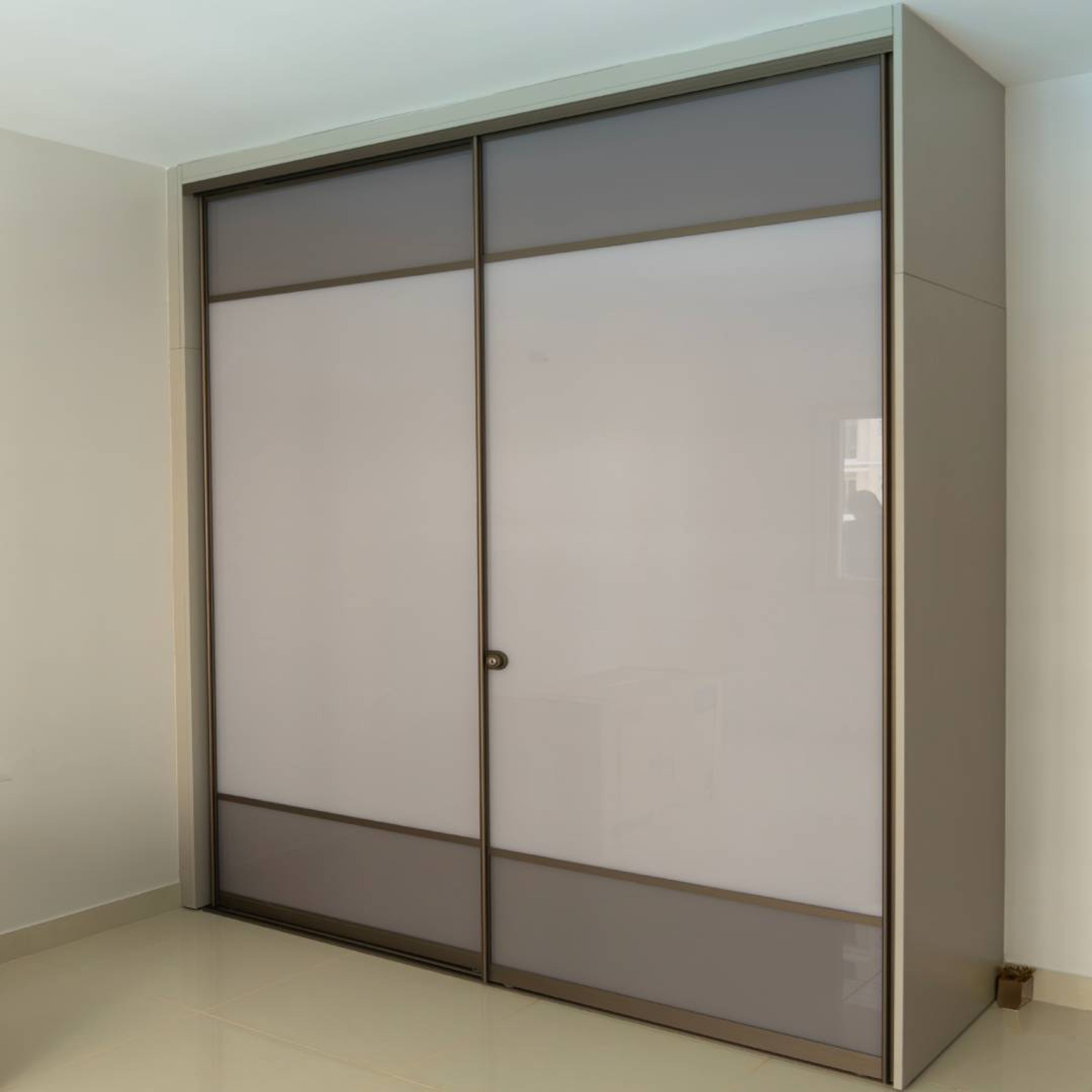 2-Door Modern Sliding Wardrobe Design in Grey and White Lacquered Glass