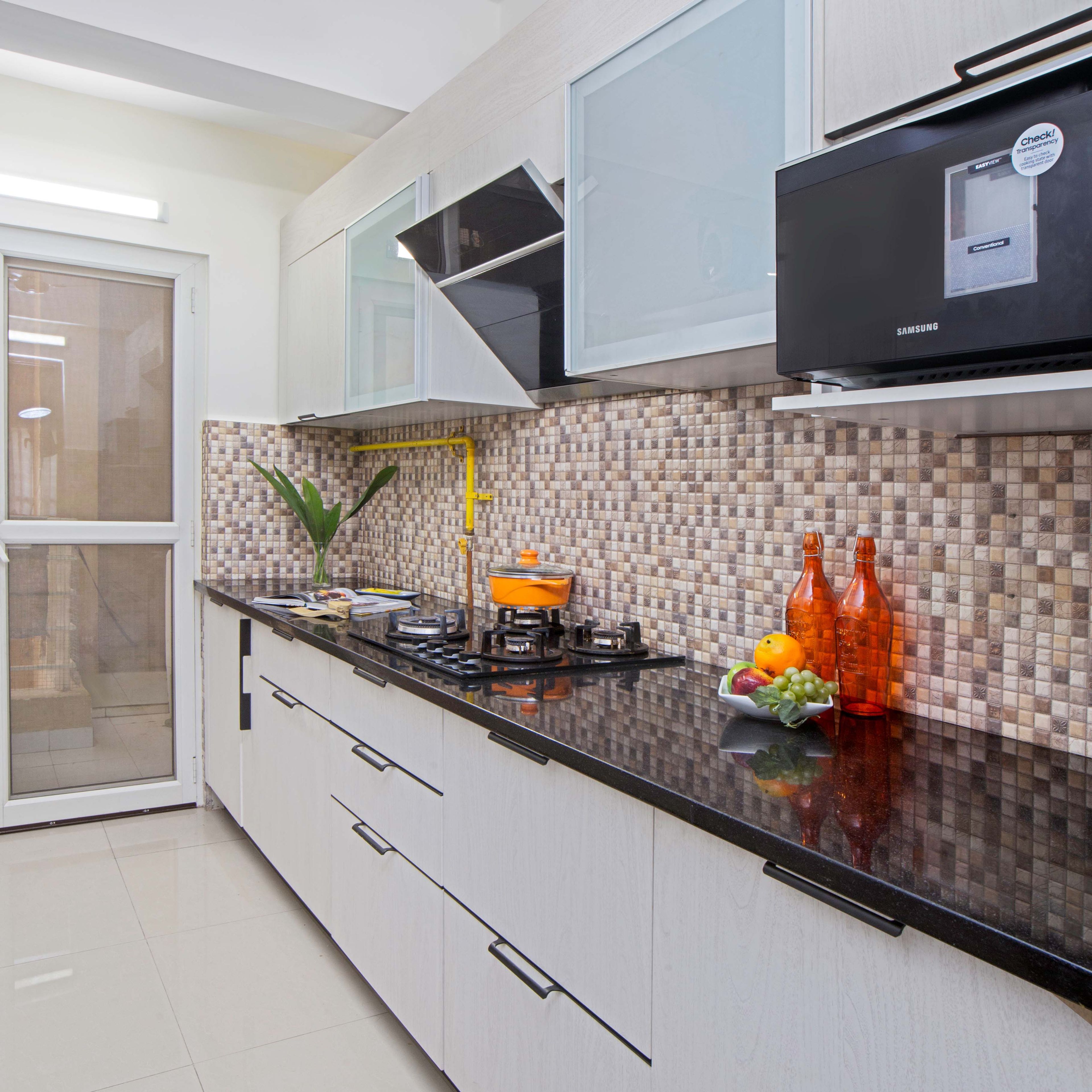 Noida Modern 3-BHK Flat With A Straight Kitchen - Livspace