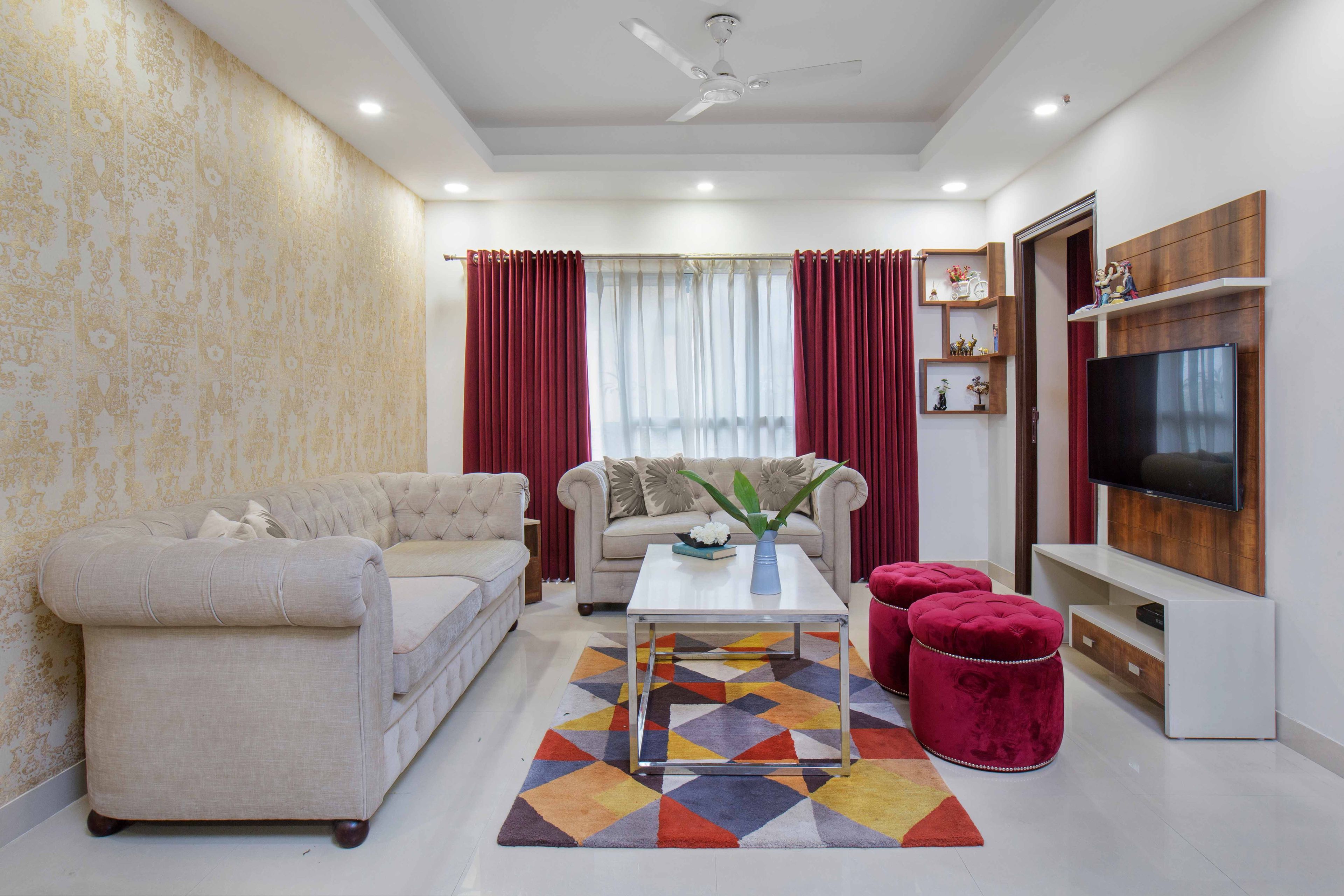 Modern 3-BHK Flat In Noida With A Straight Kitchen
