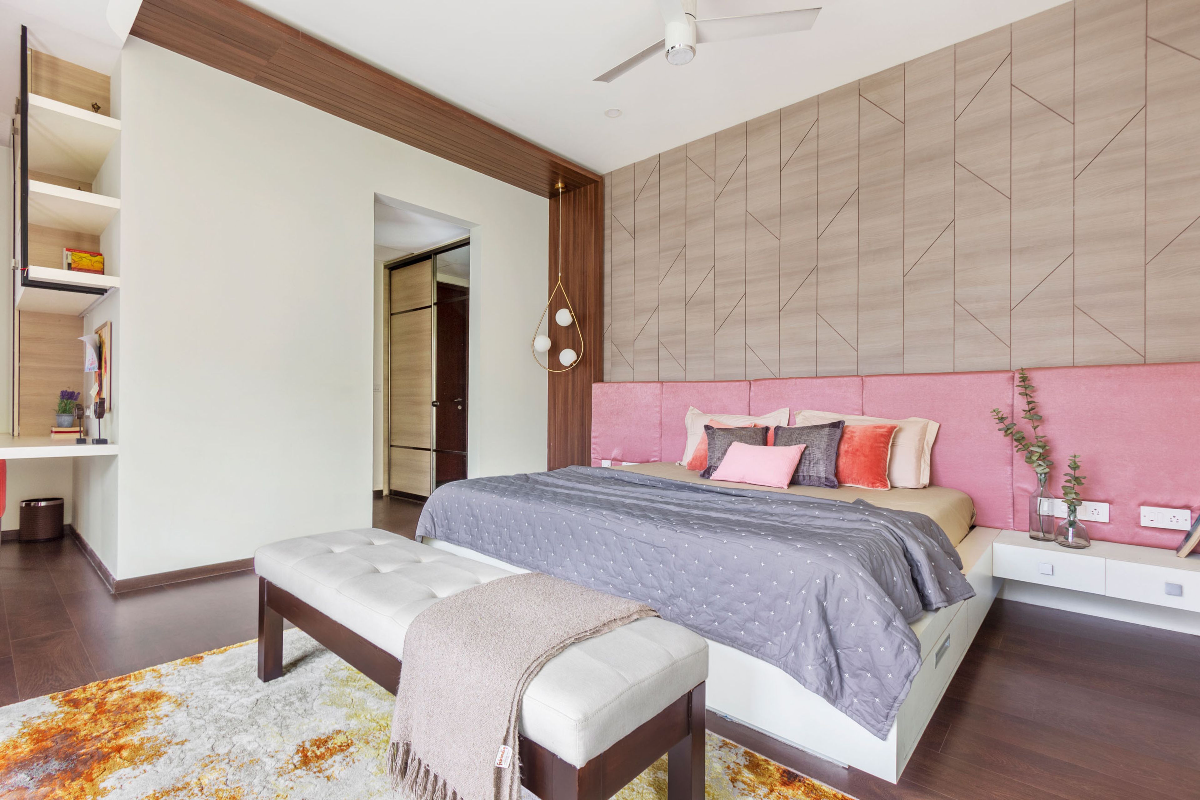 Pink and beige bedroom design - Livspace