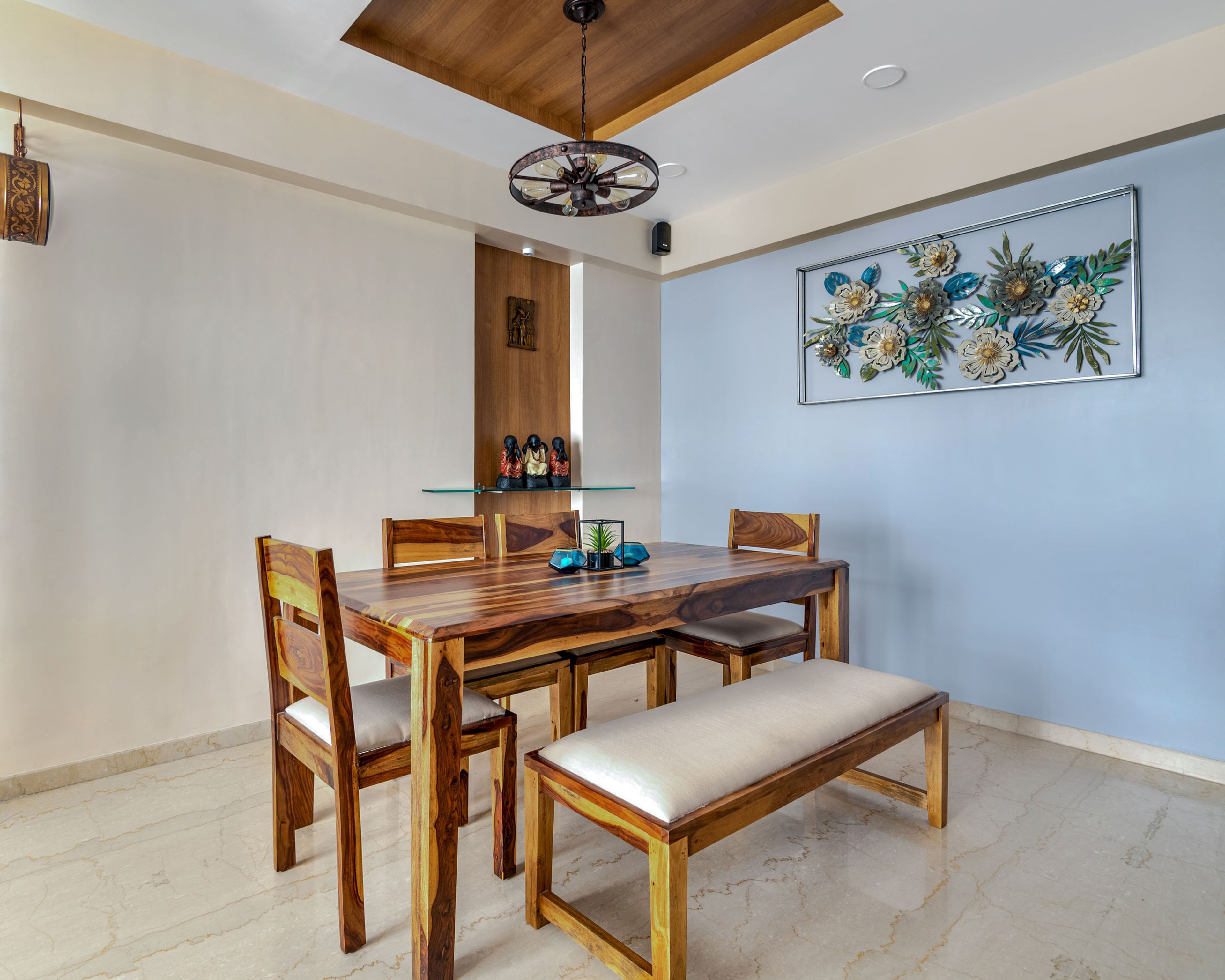 5-seater dining room design in wood and beige - Livspace