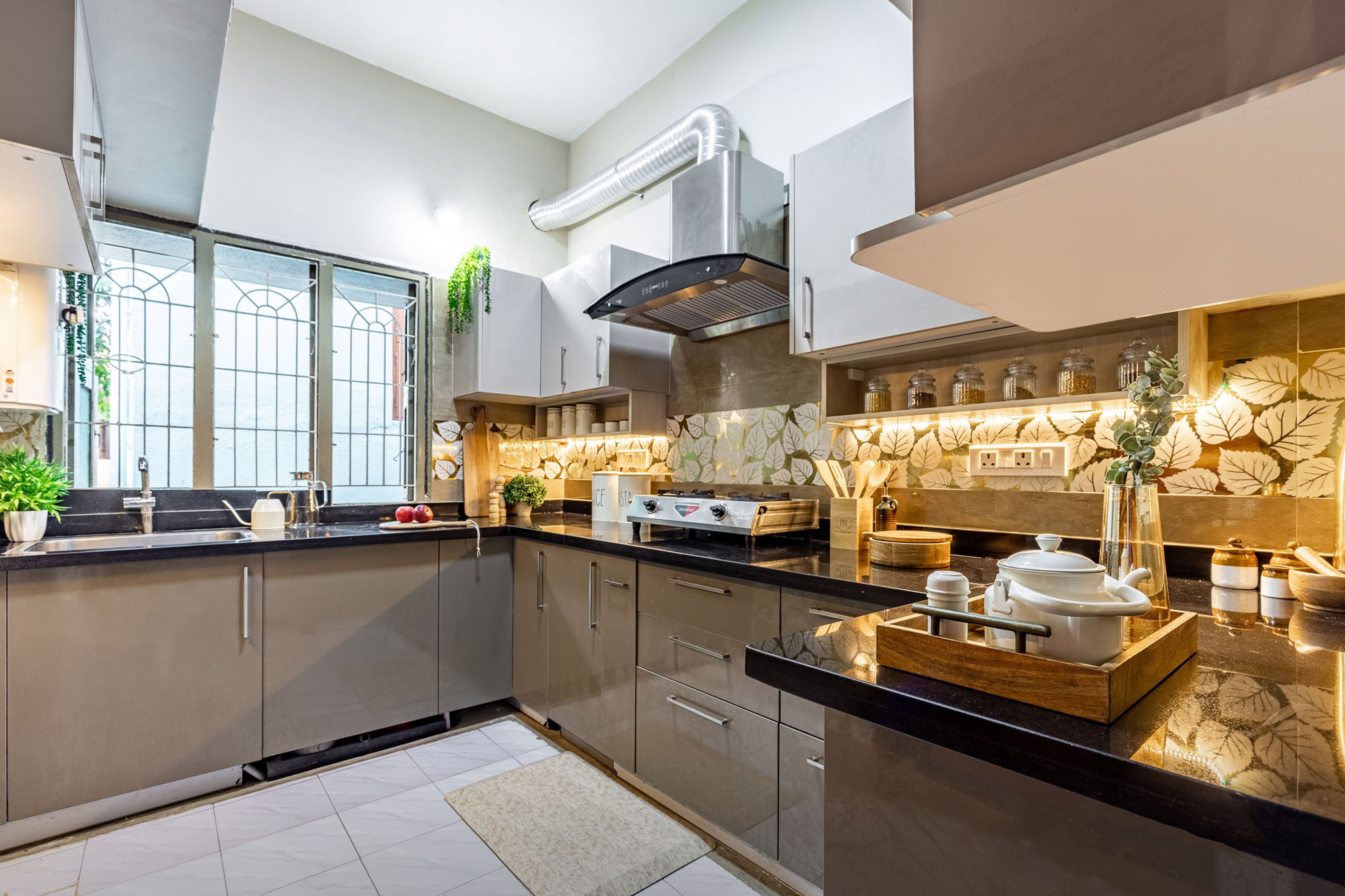 Modern U-Shaped Kitchen Design with Irish Cappuccino and Smokey Grey Cabinets