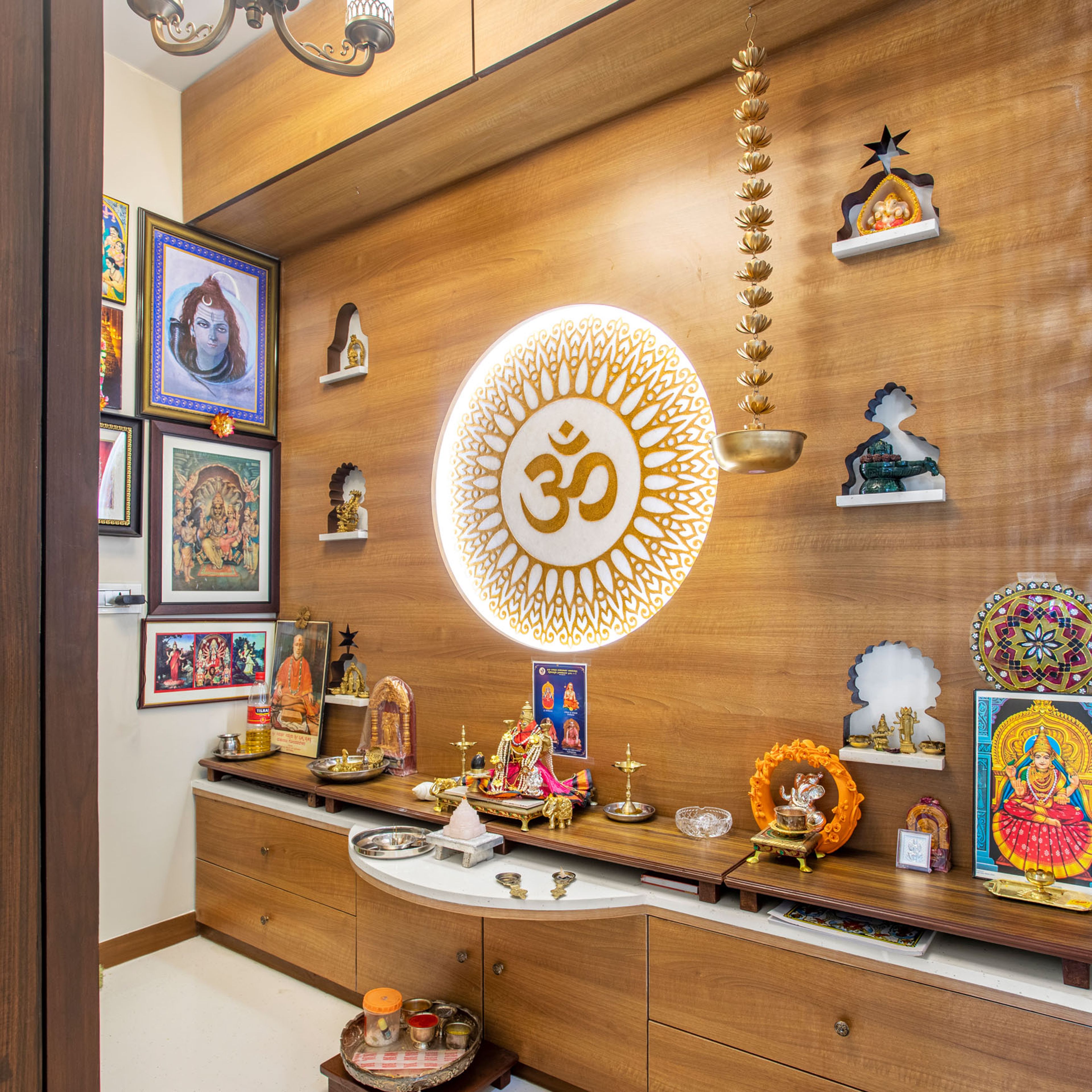 7x4 Ft  Walnut Bronze Pooja Unit Design With Designer Backdrop - Livspace