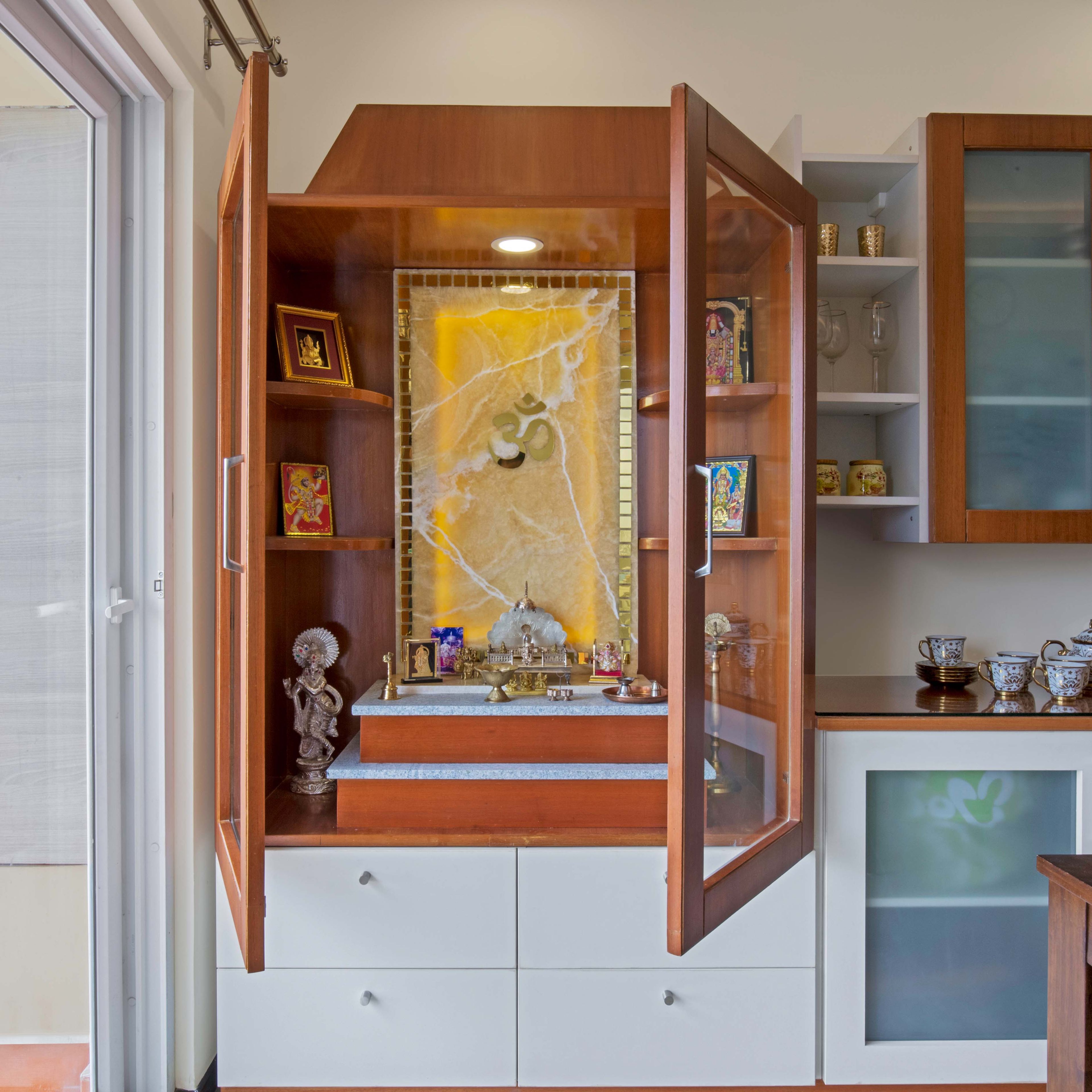 3x2x7 Ft Wooden Mandir Unit With Glass Shutter And Acrylic Backdrop - Livspace